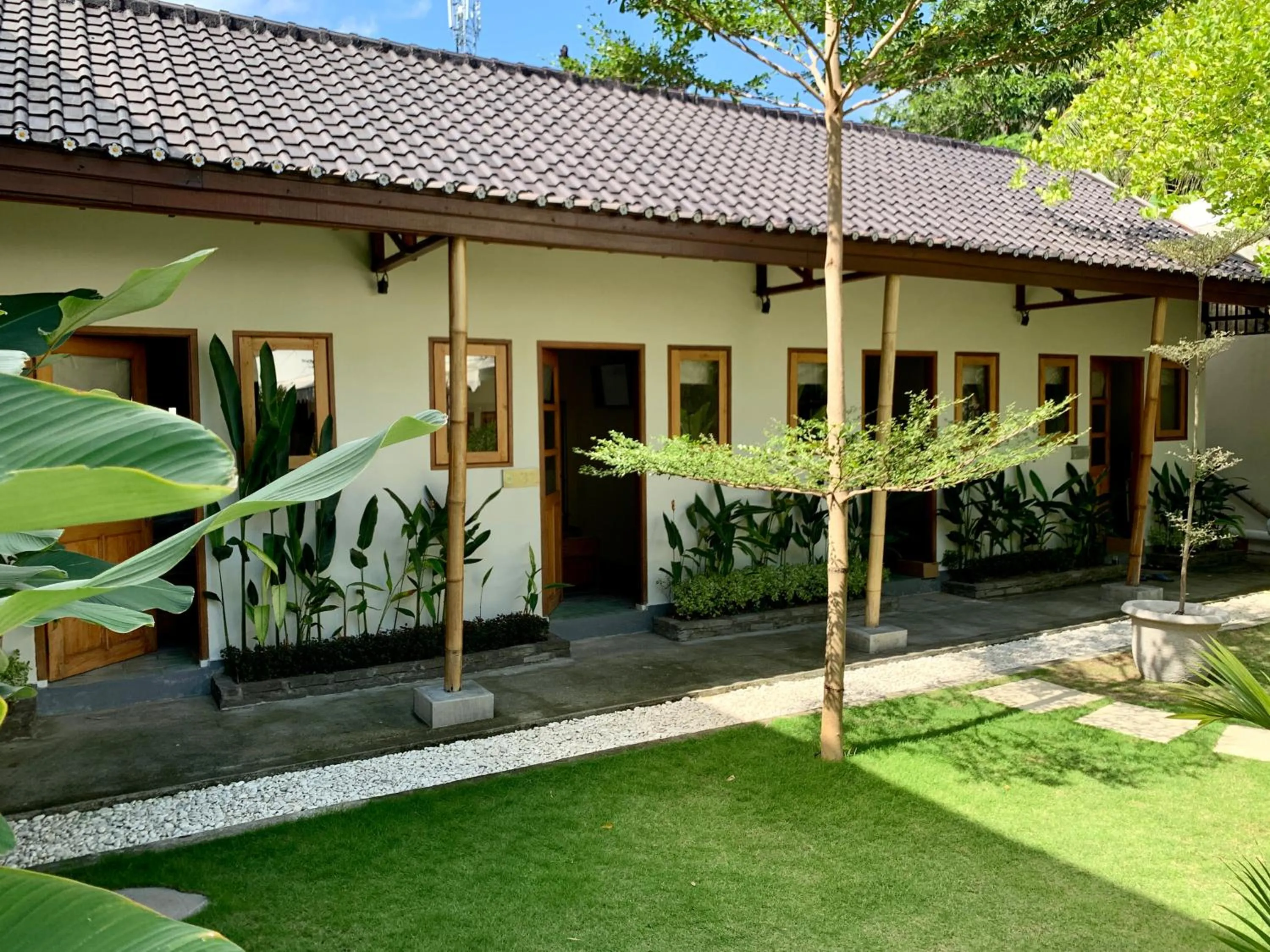 Garden view in Roots Hotel Senggigi