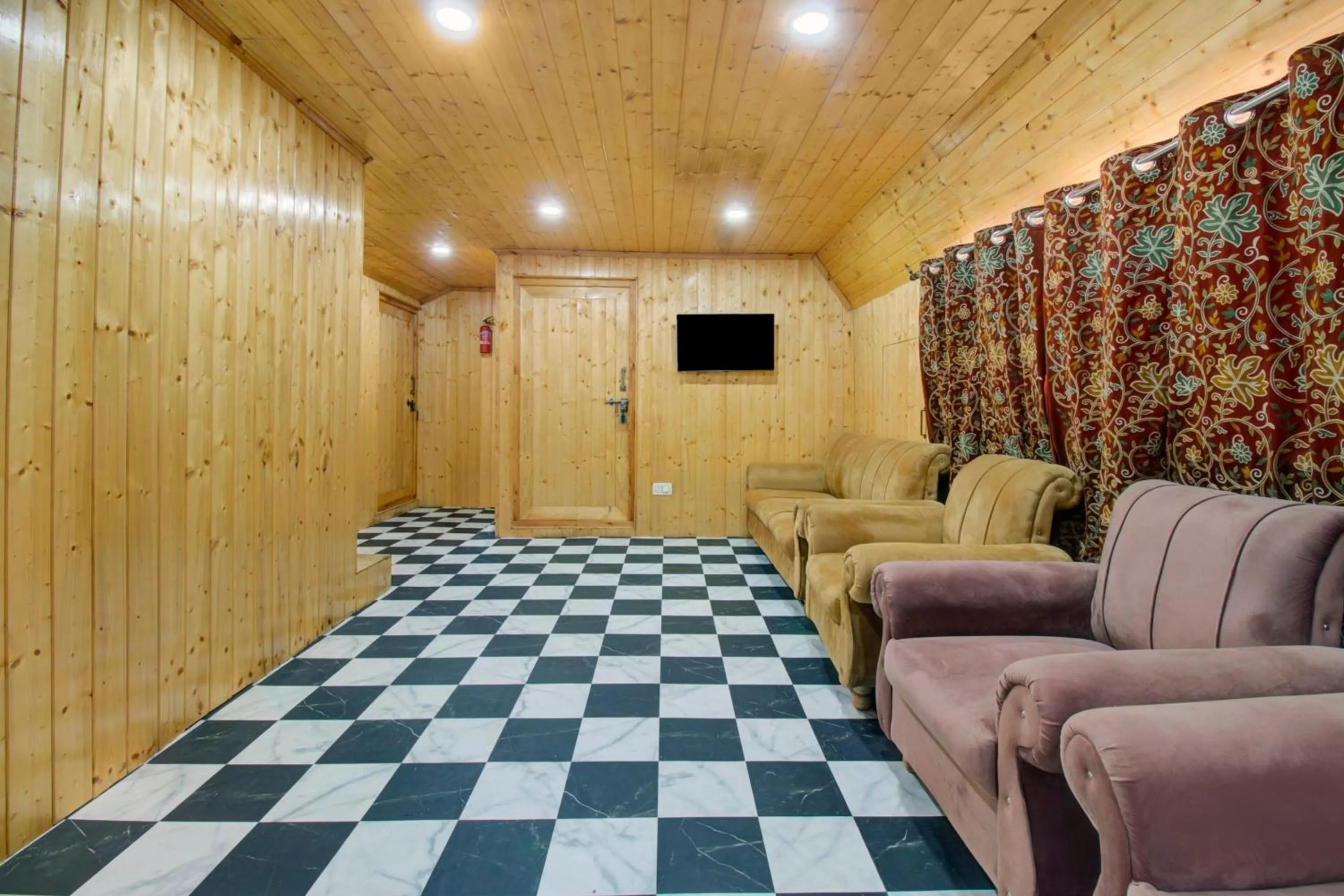 Lobby or reception in Collection O Brein Nishat Formerly Continental Guest House