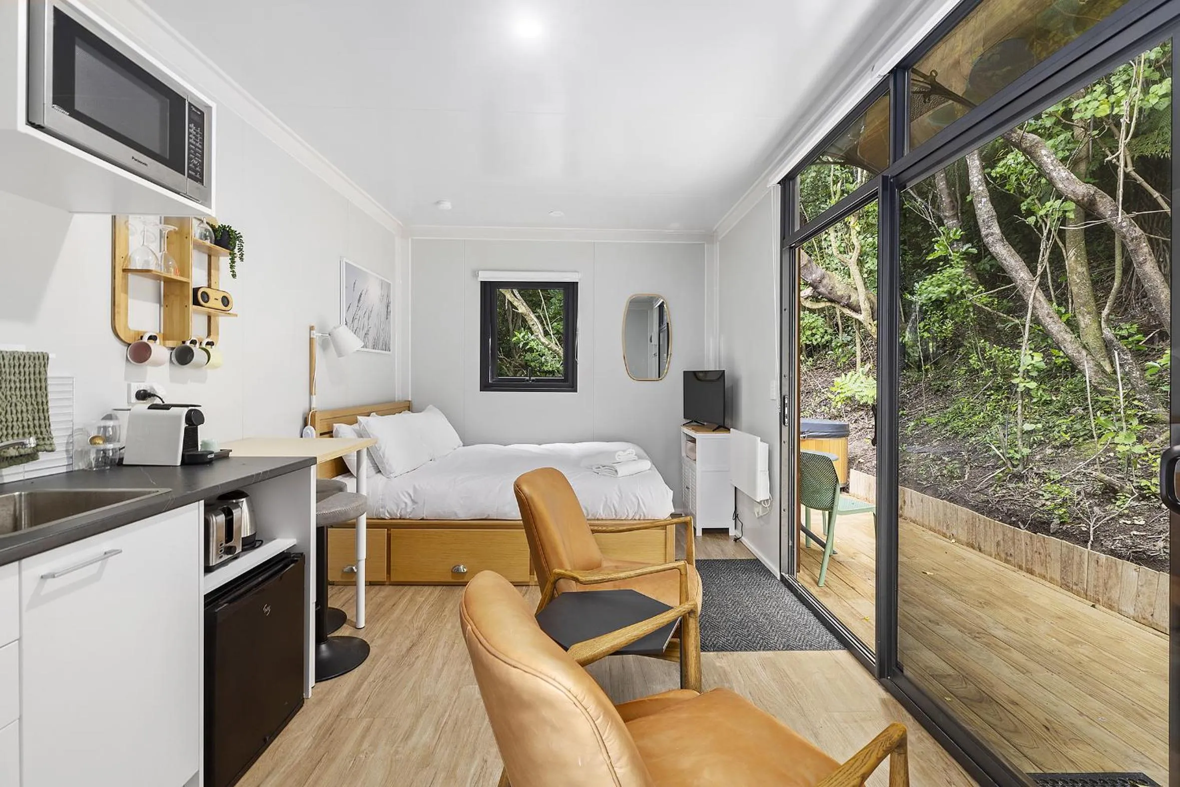 Living room in 2 Peas In A Pod