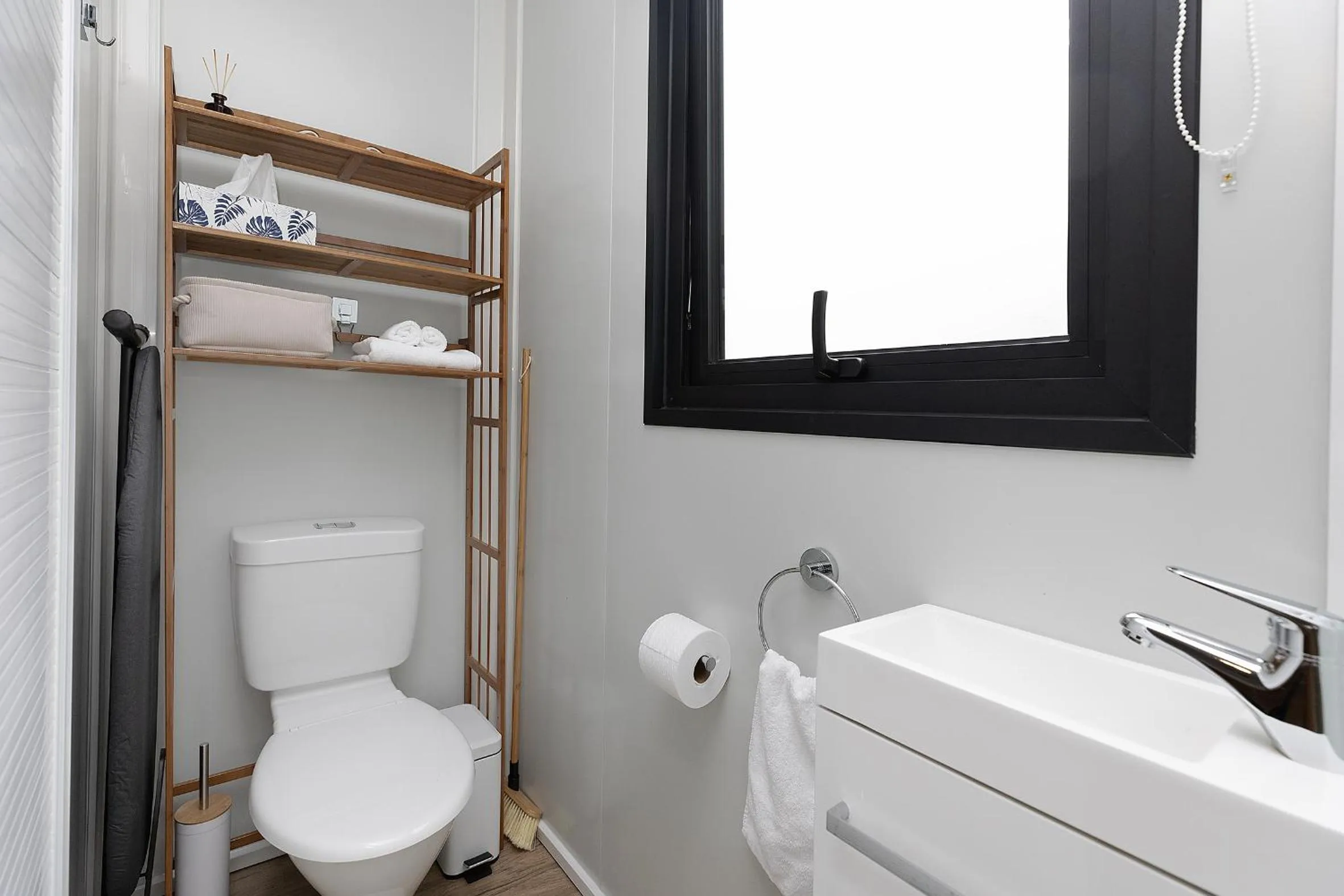 Shower in 2 Peas In A Pod