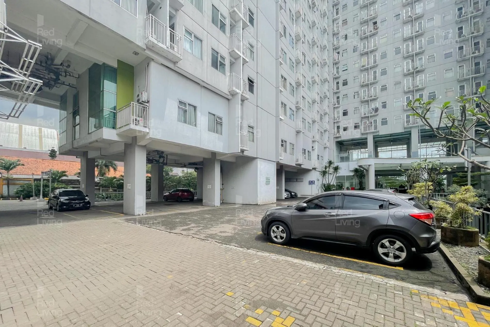 Property building in RedLiving Apartemen Easton Park Jatinangor - Rajes Room