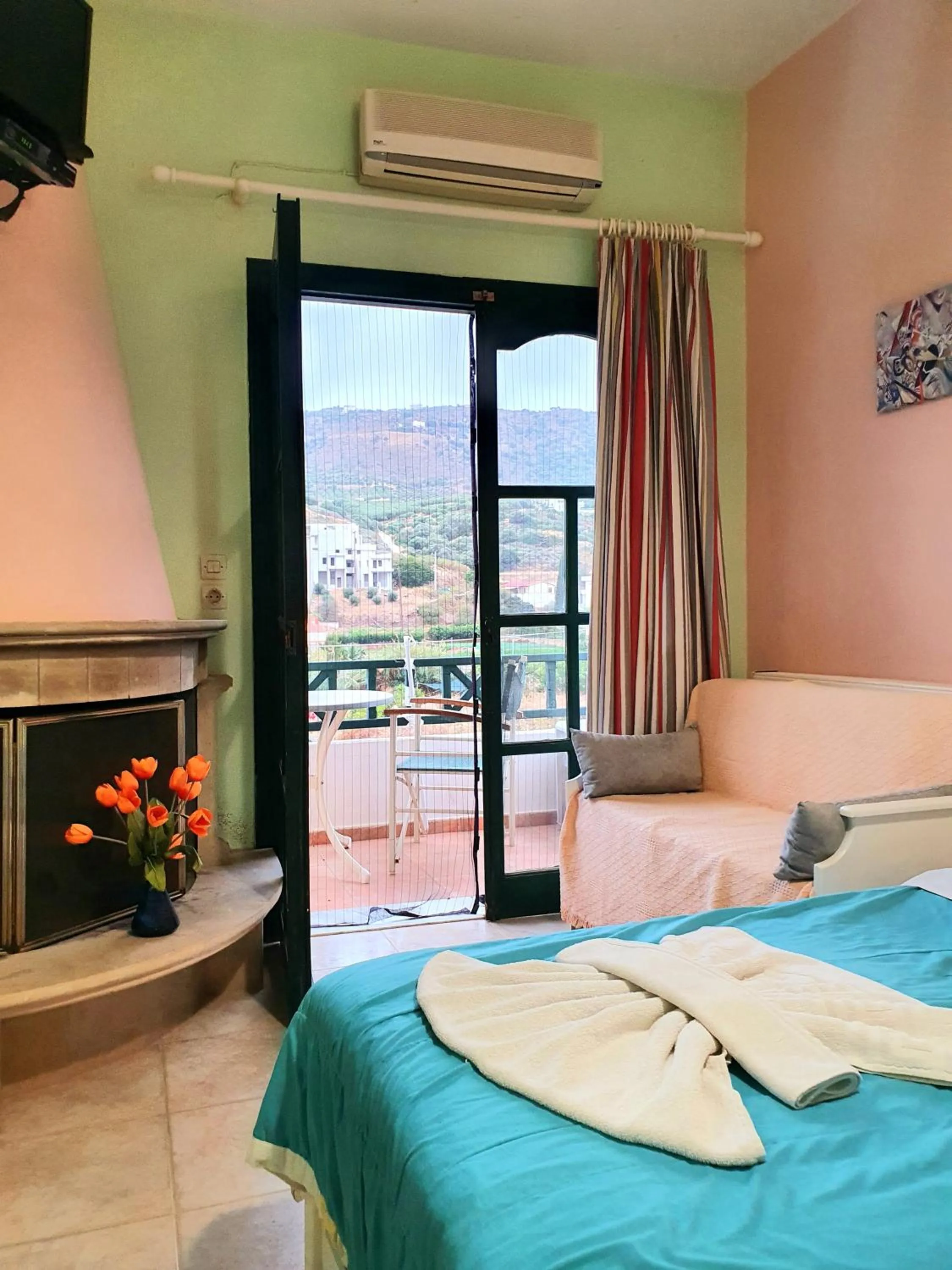 Bedroom, Bed in Dioskouroi Apts