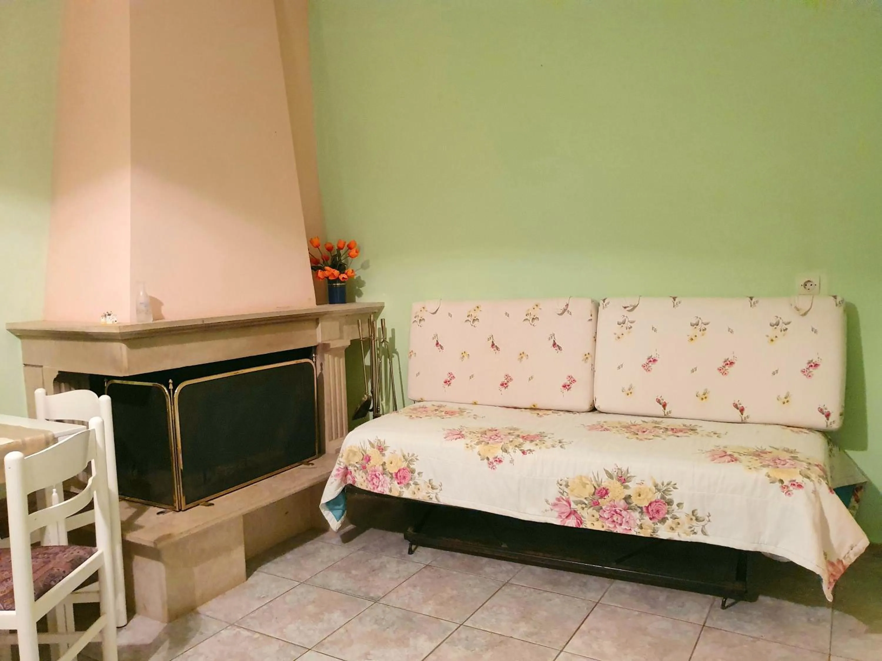 Living room in Dioskouroi Apts