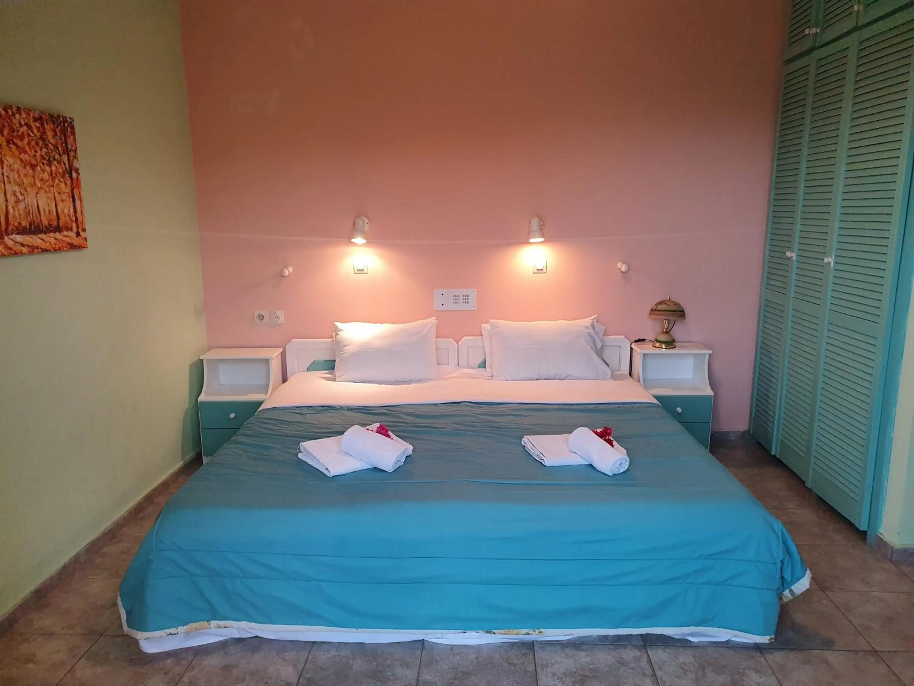 Bed in Dioskouroi Apts