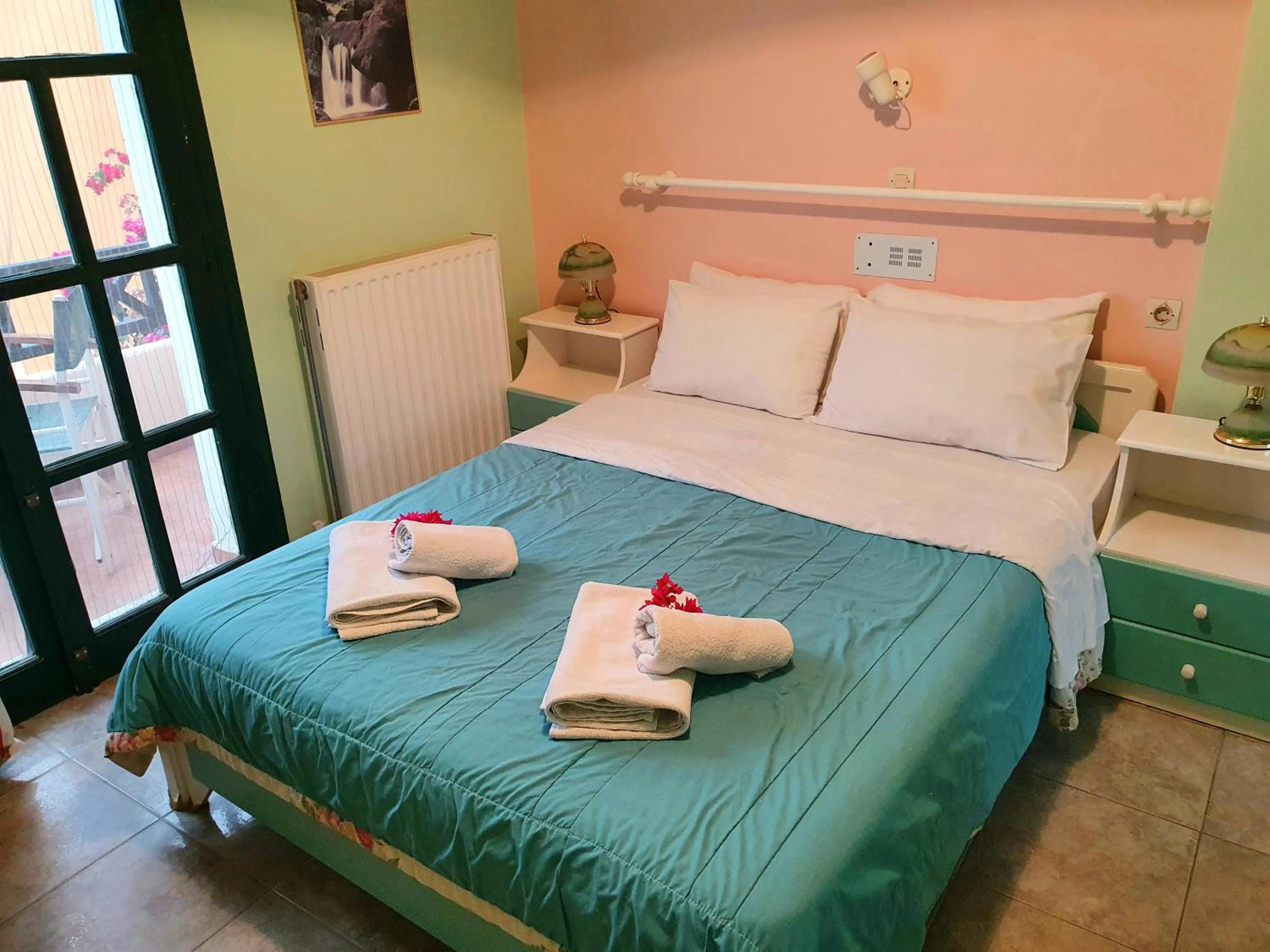 Bed in Dioskouroi Apts