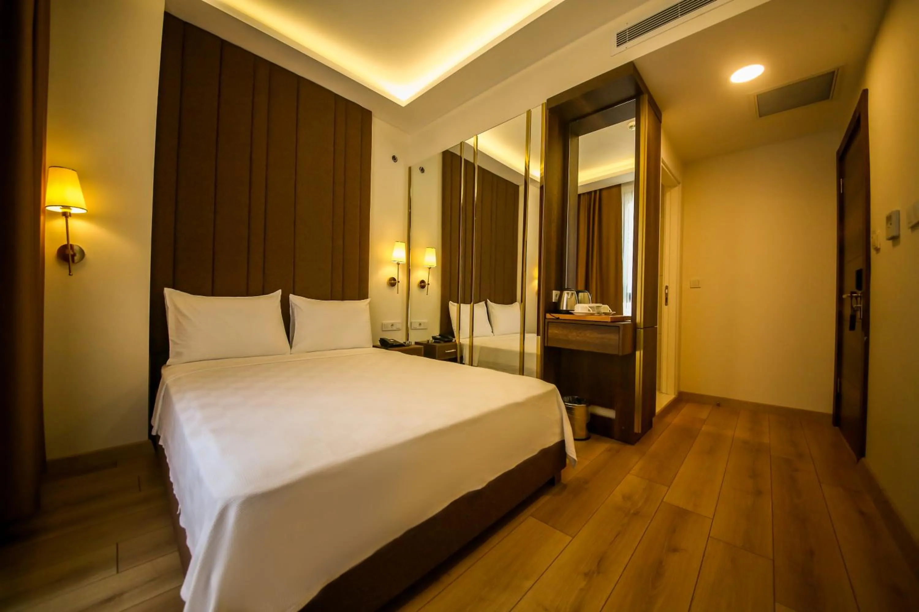 Photo of the whole room, Bed in Alkan Palcace Hotel