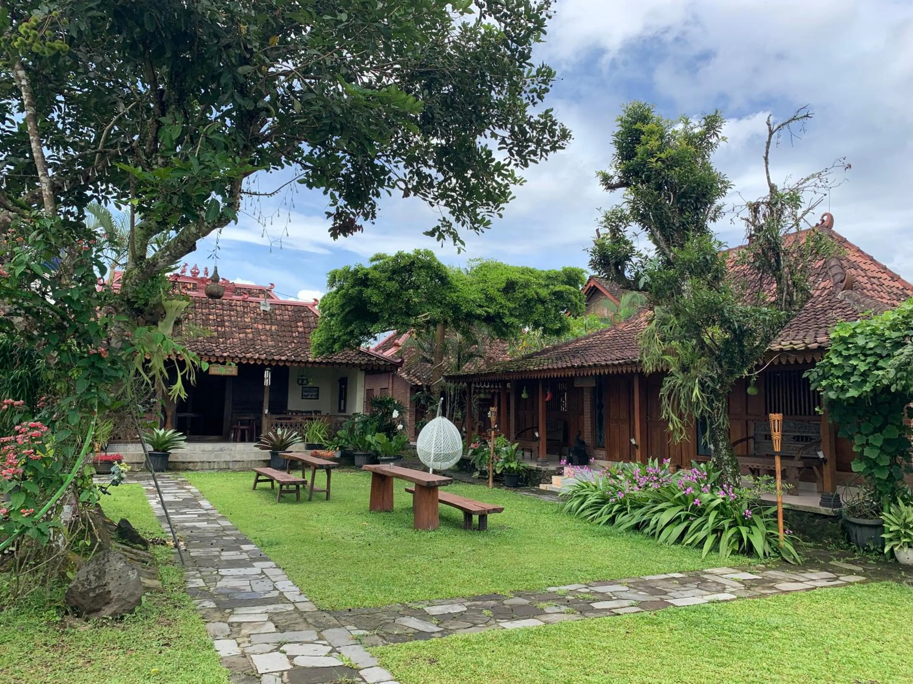 Garden in Omah Mbah Mandor by The Lavana