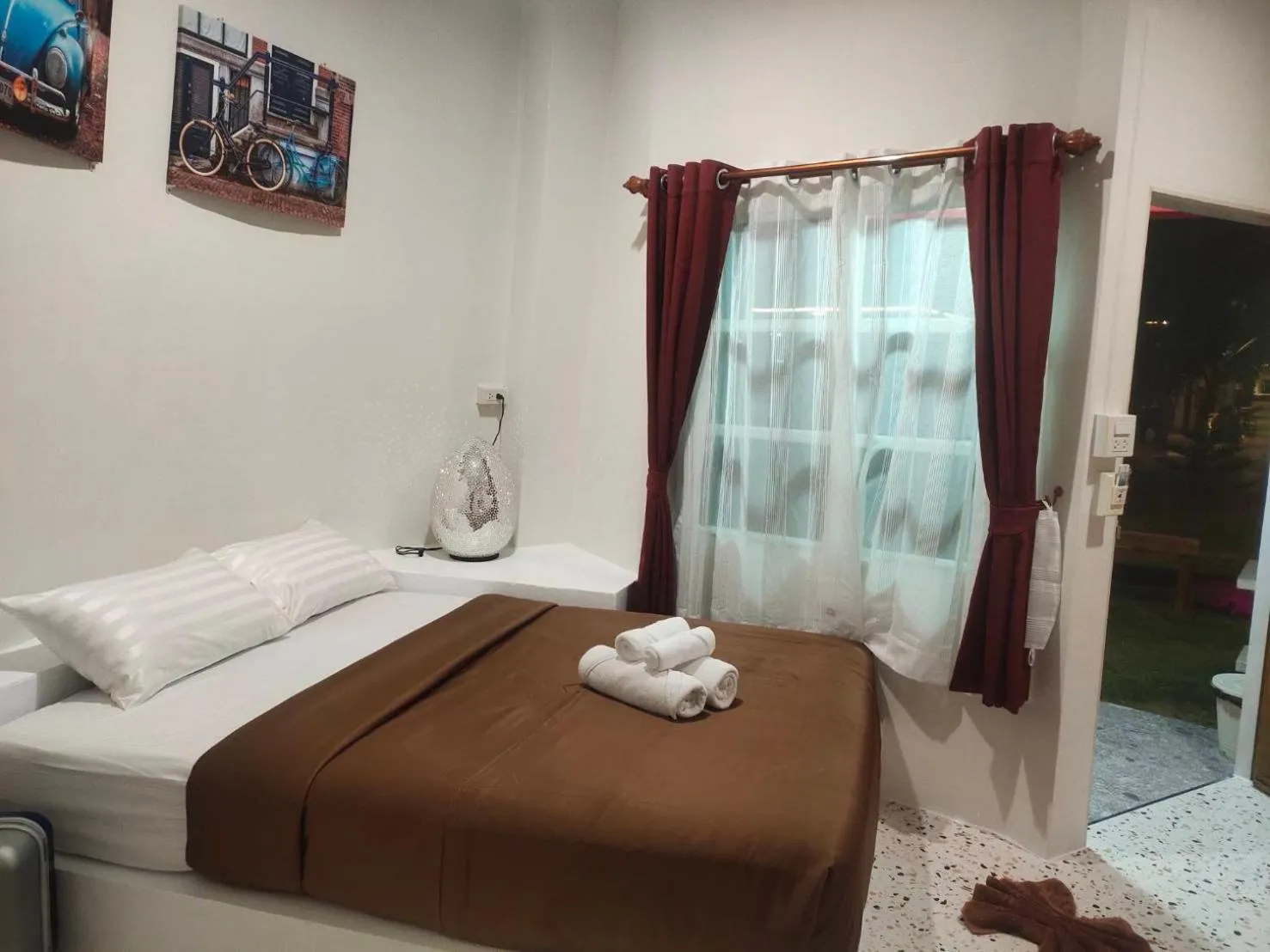 Bedroom, Bed in Apinya Resort Bangsarey