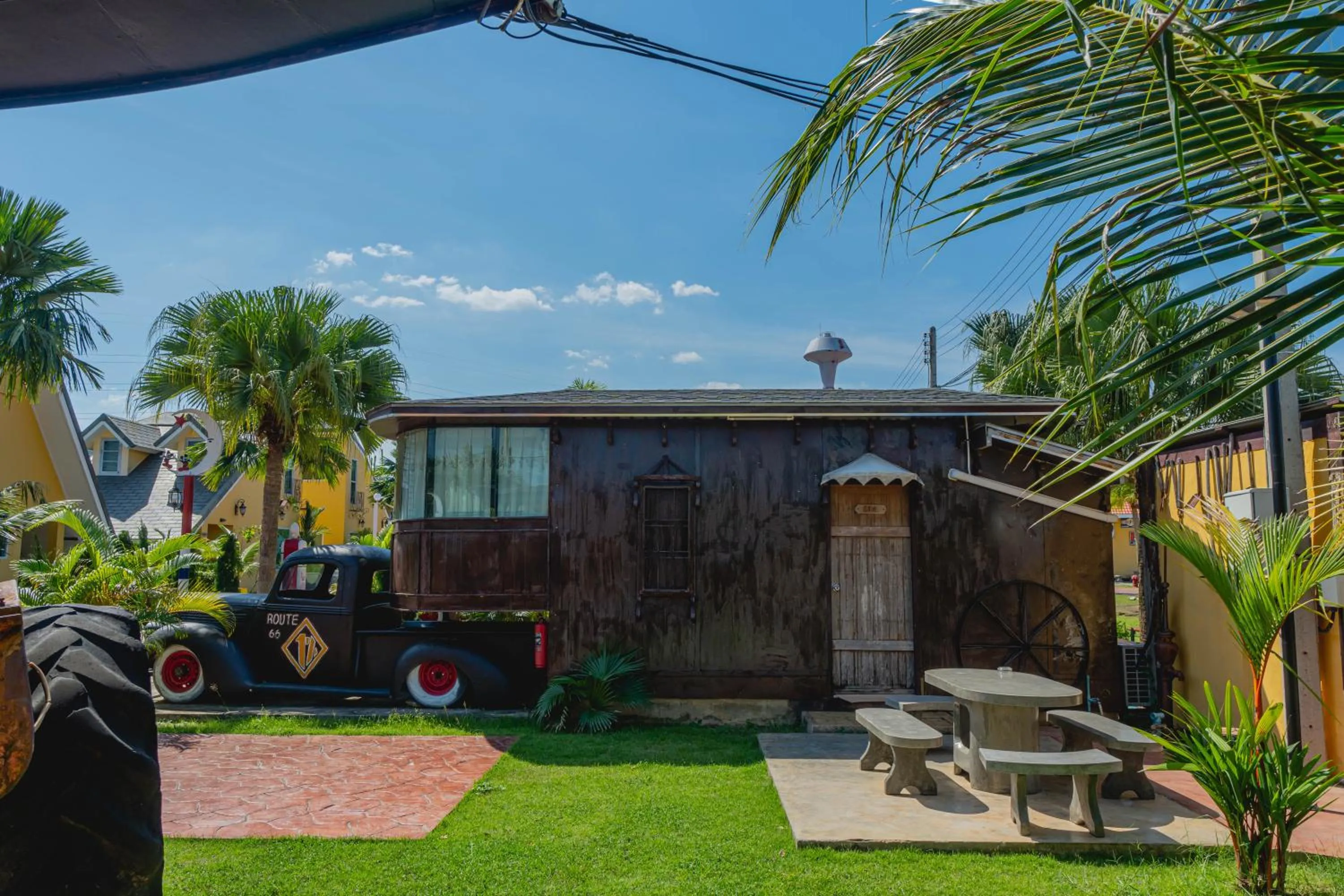 Property building in Apinya Resort Bangsarey