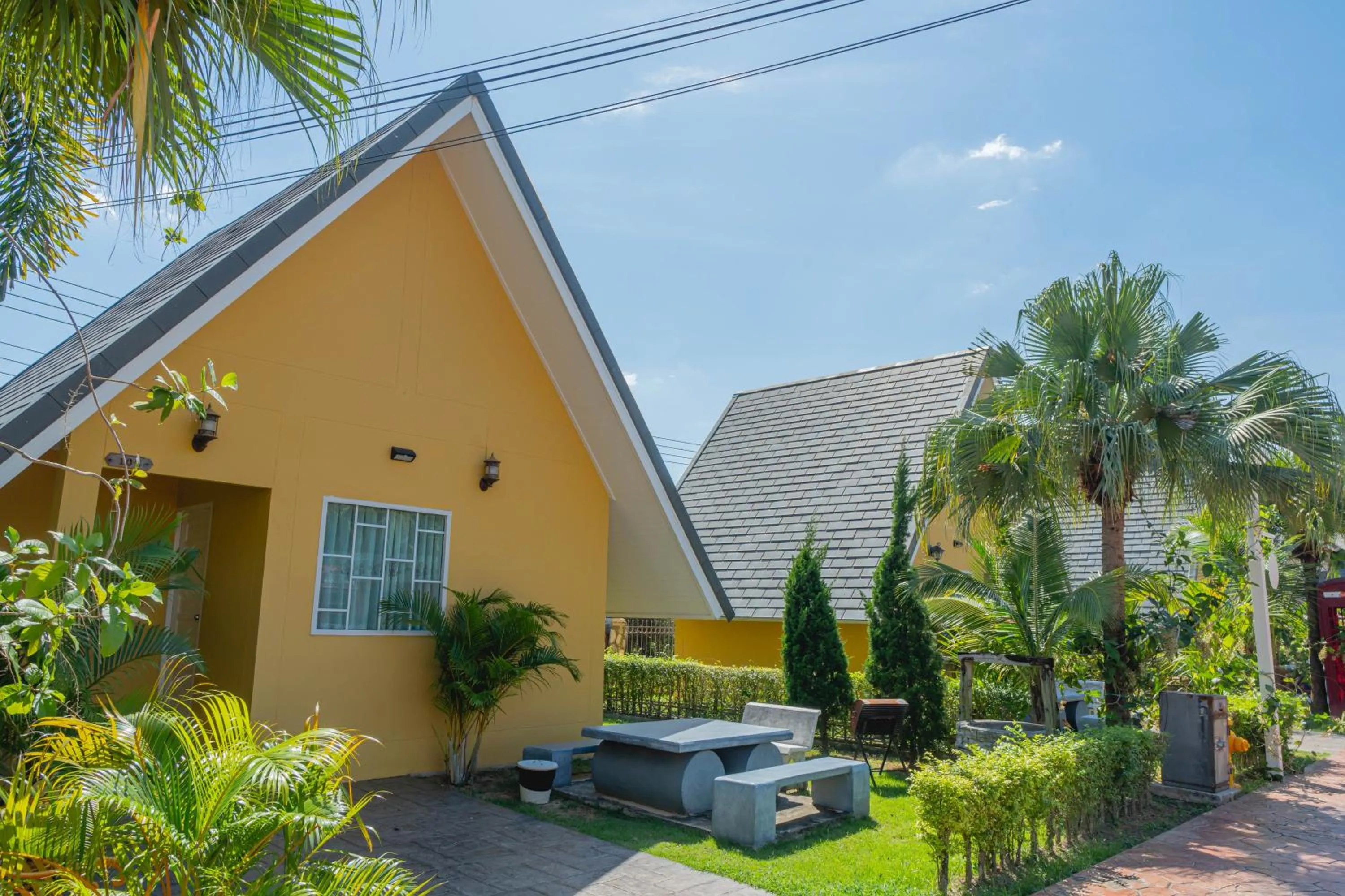 Property building in Apinya Resort Bangsarey