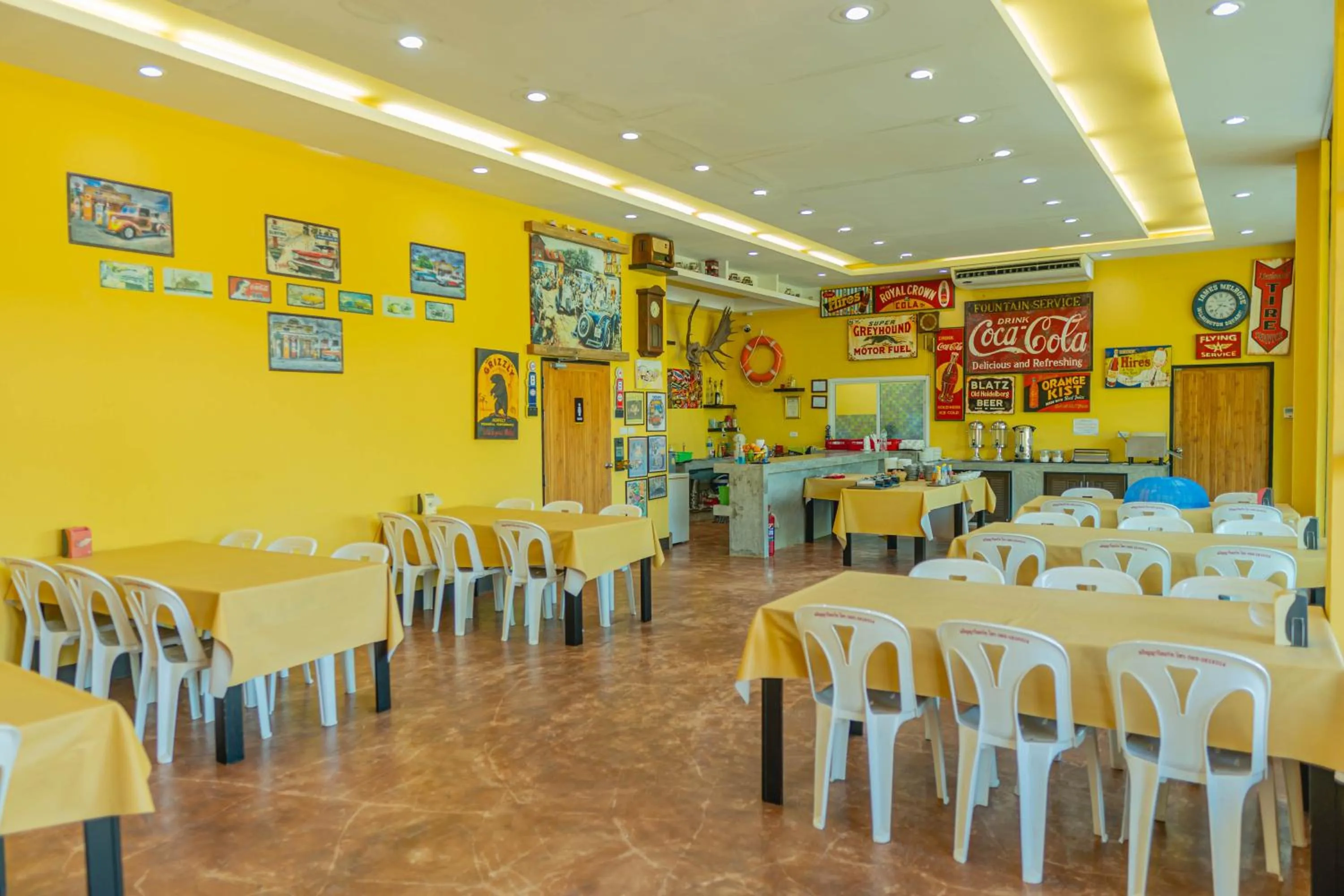 Restaurant/places to eat in Apinya Resort Bangsarey