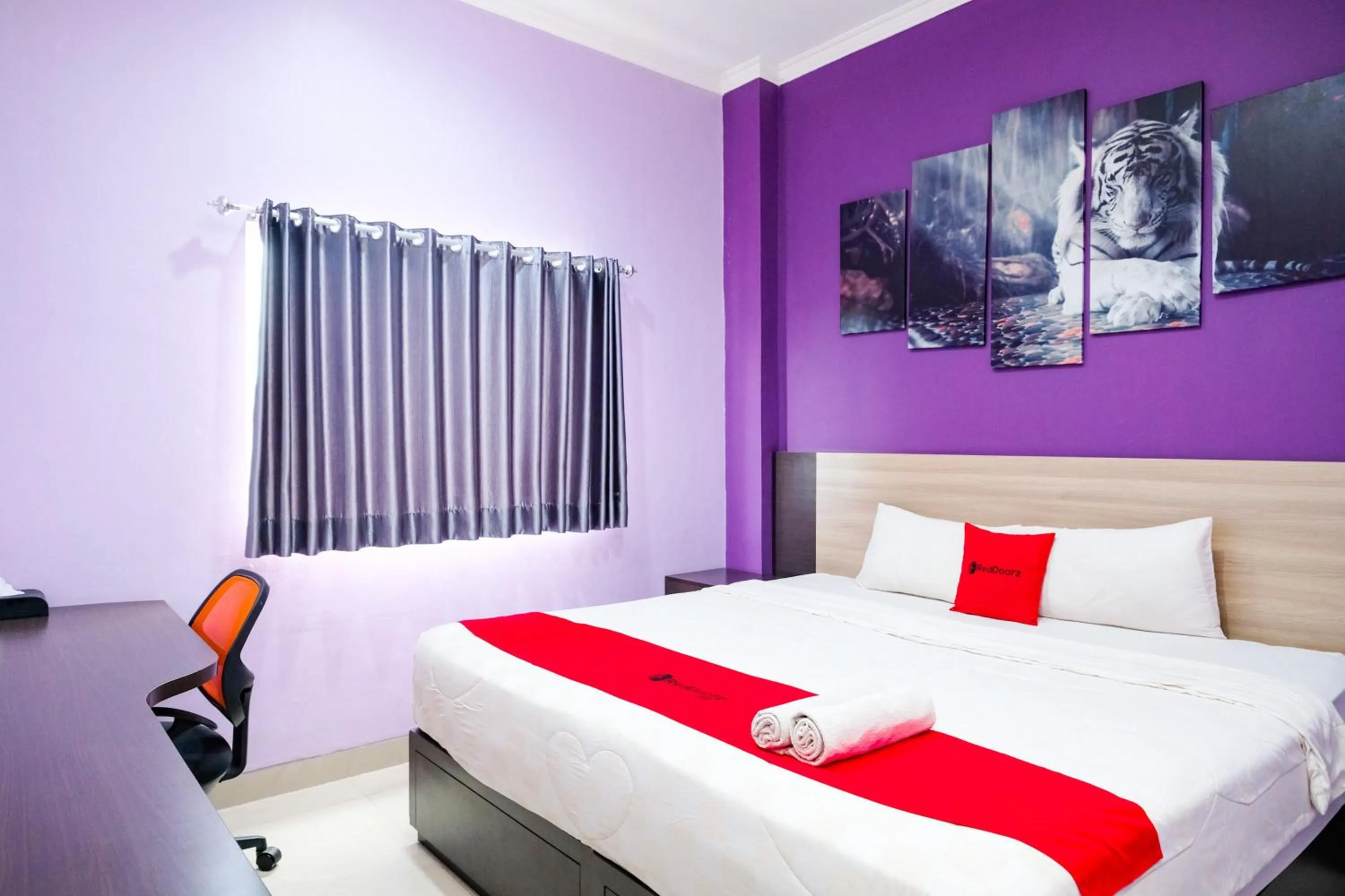 Bedroom, Bed in RedDoorz @ myRoom UMY