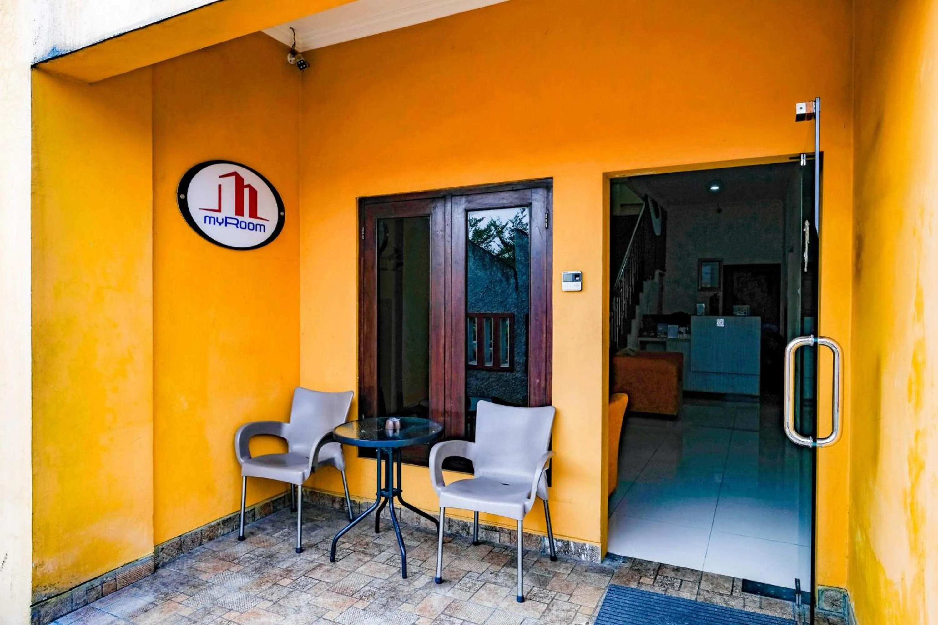 Facade/entrance in RedDoorz @ myRoom UMY