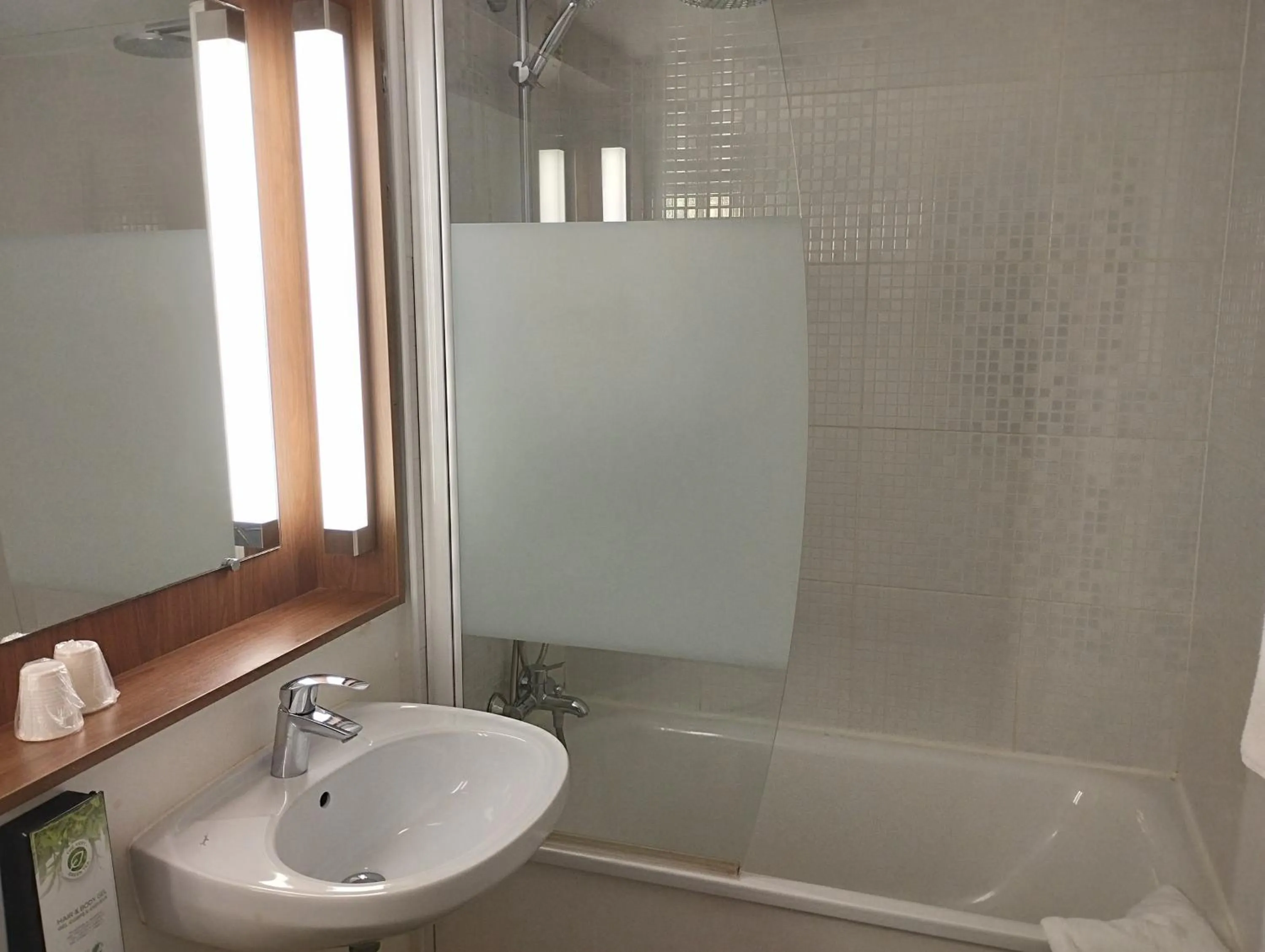 Bathroom in Campanile Arles