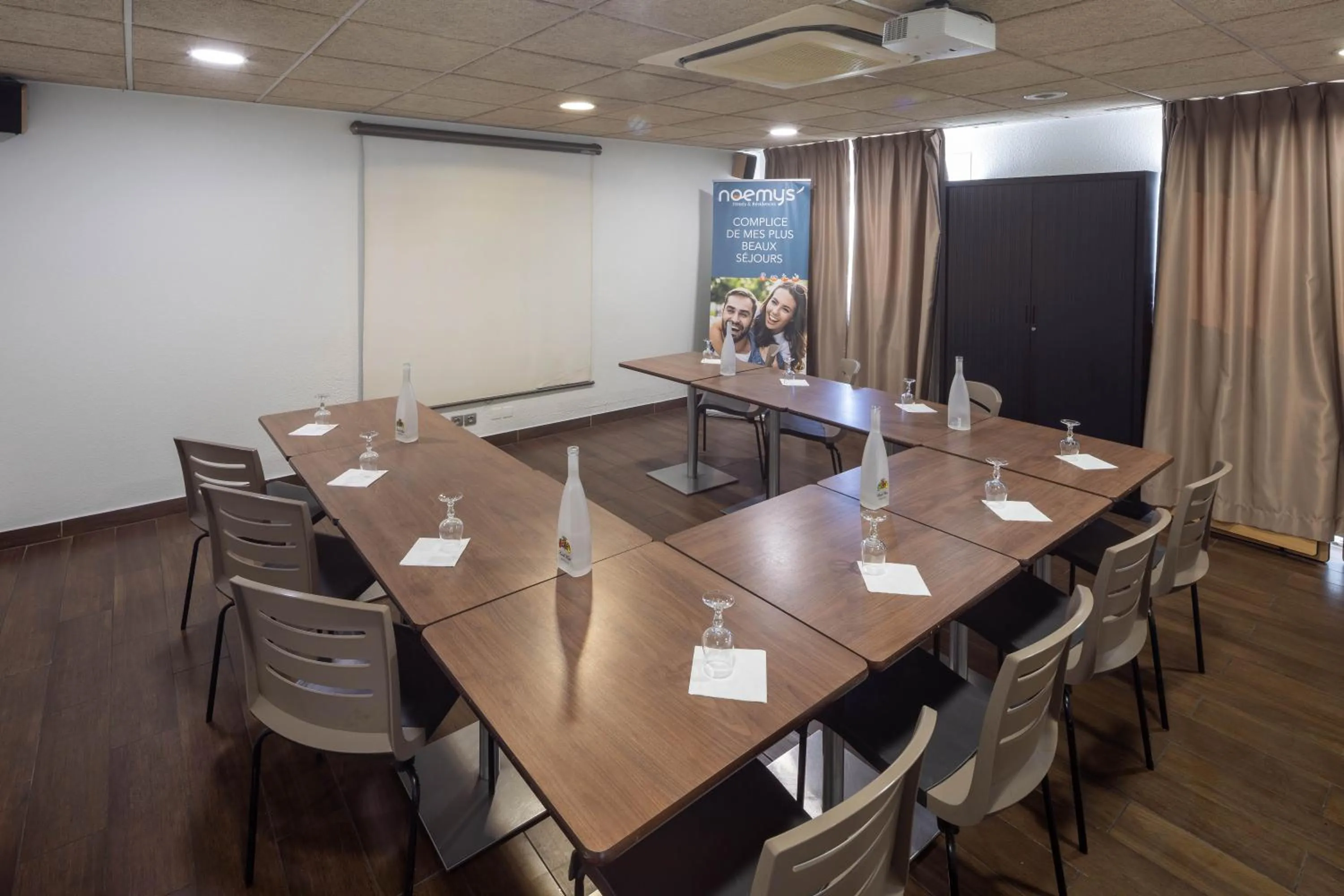 Meeting/conference room in Campanile Arles