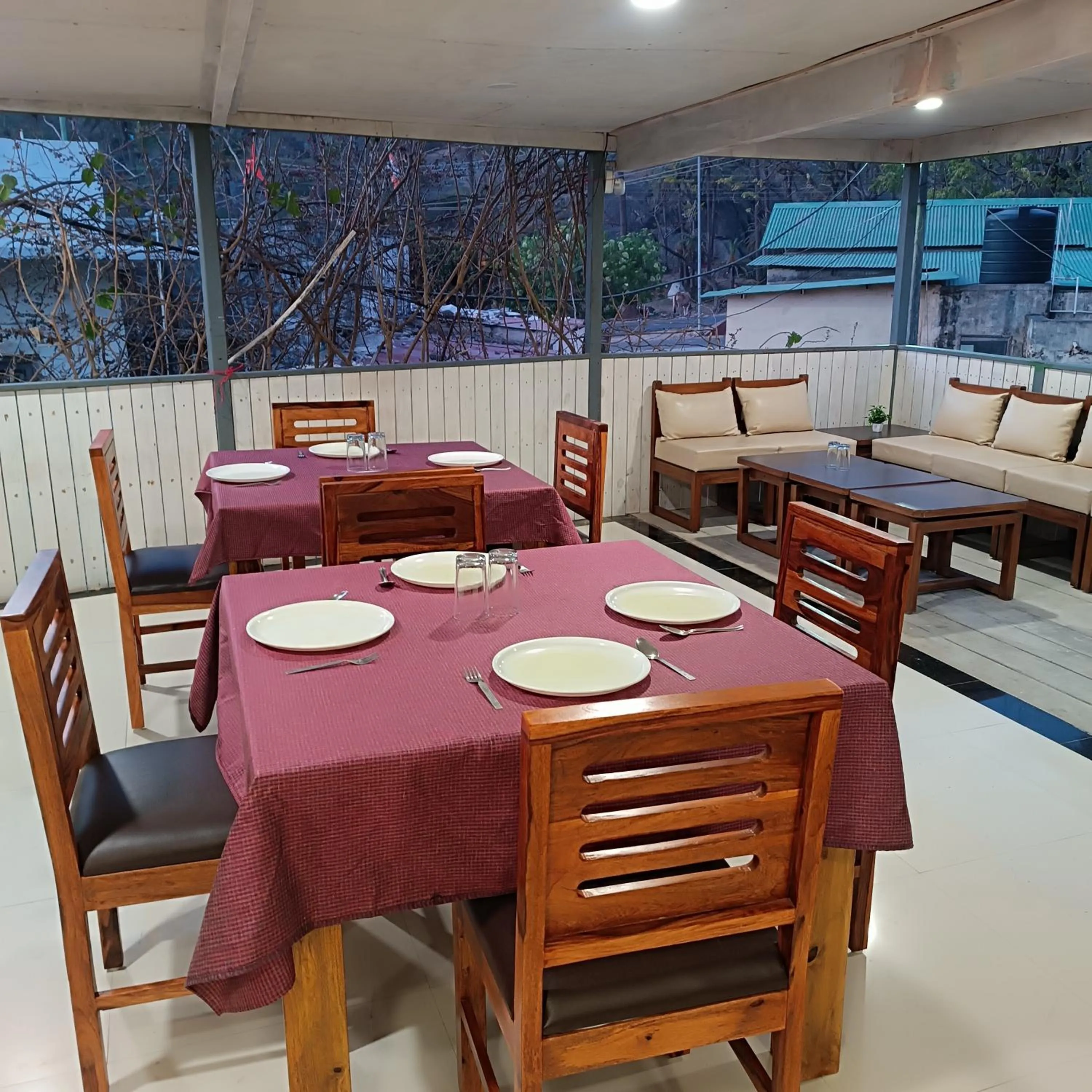 Dining area in Abu Inn, Mount Abu - The Luxury Boutique Stay
