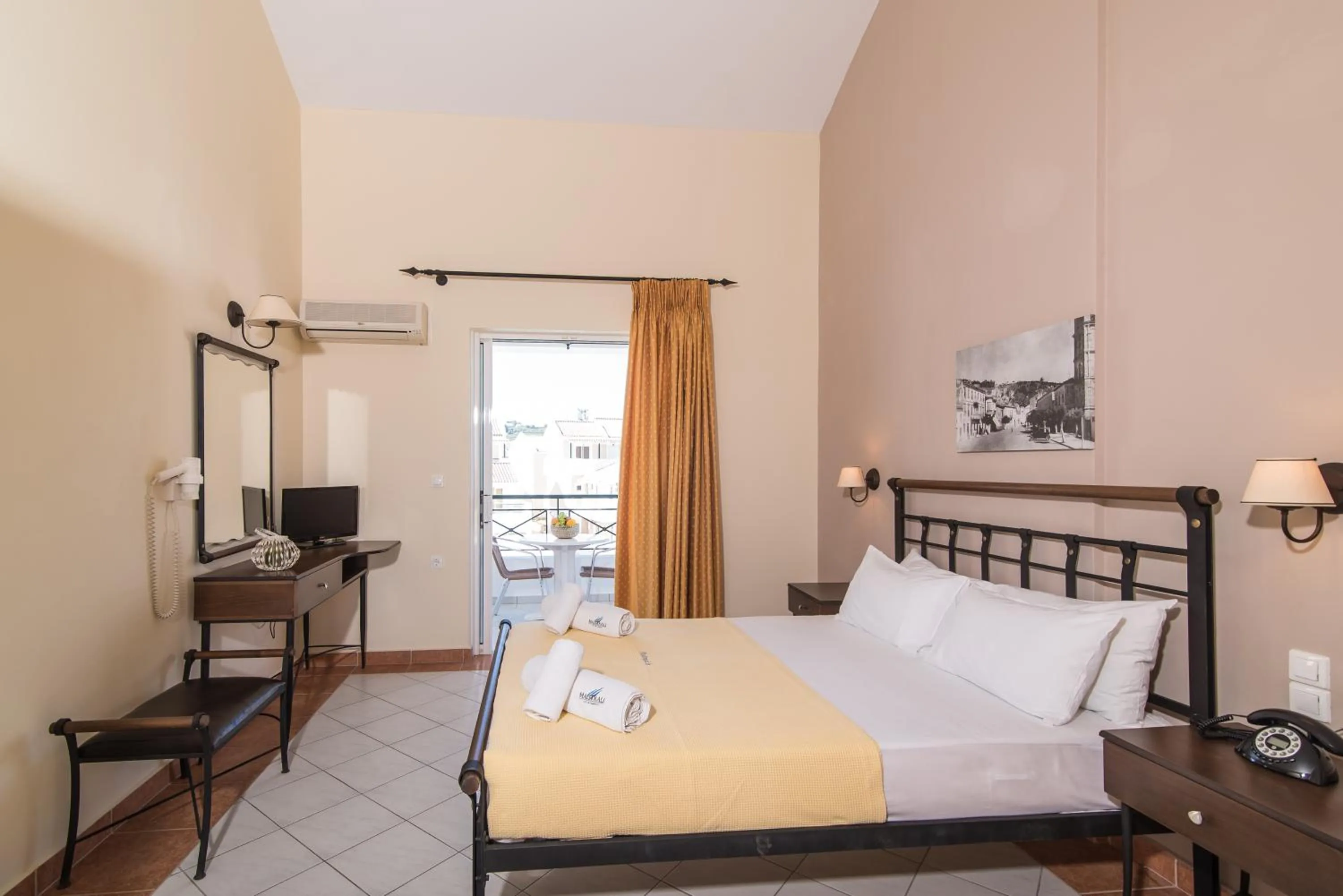 Photo of the whole room, Bed in Maistrali Hotel Zante