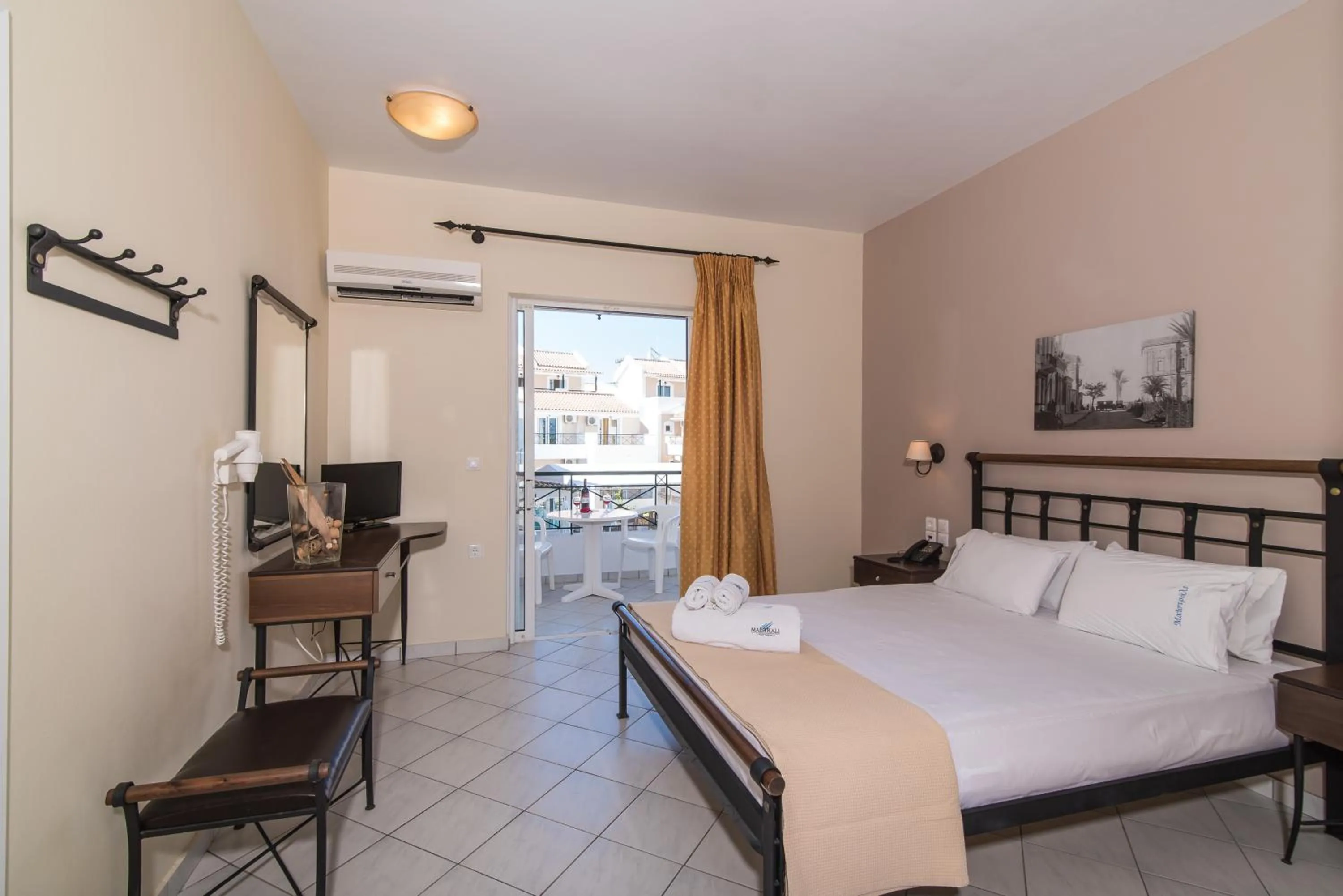 Photo of the whole room, Bed in Maistrali Hotel Zante