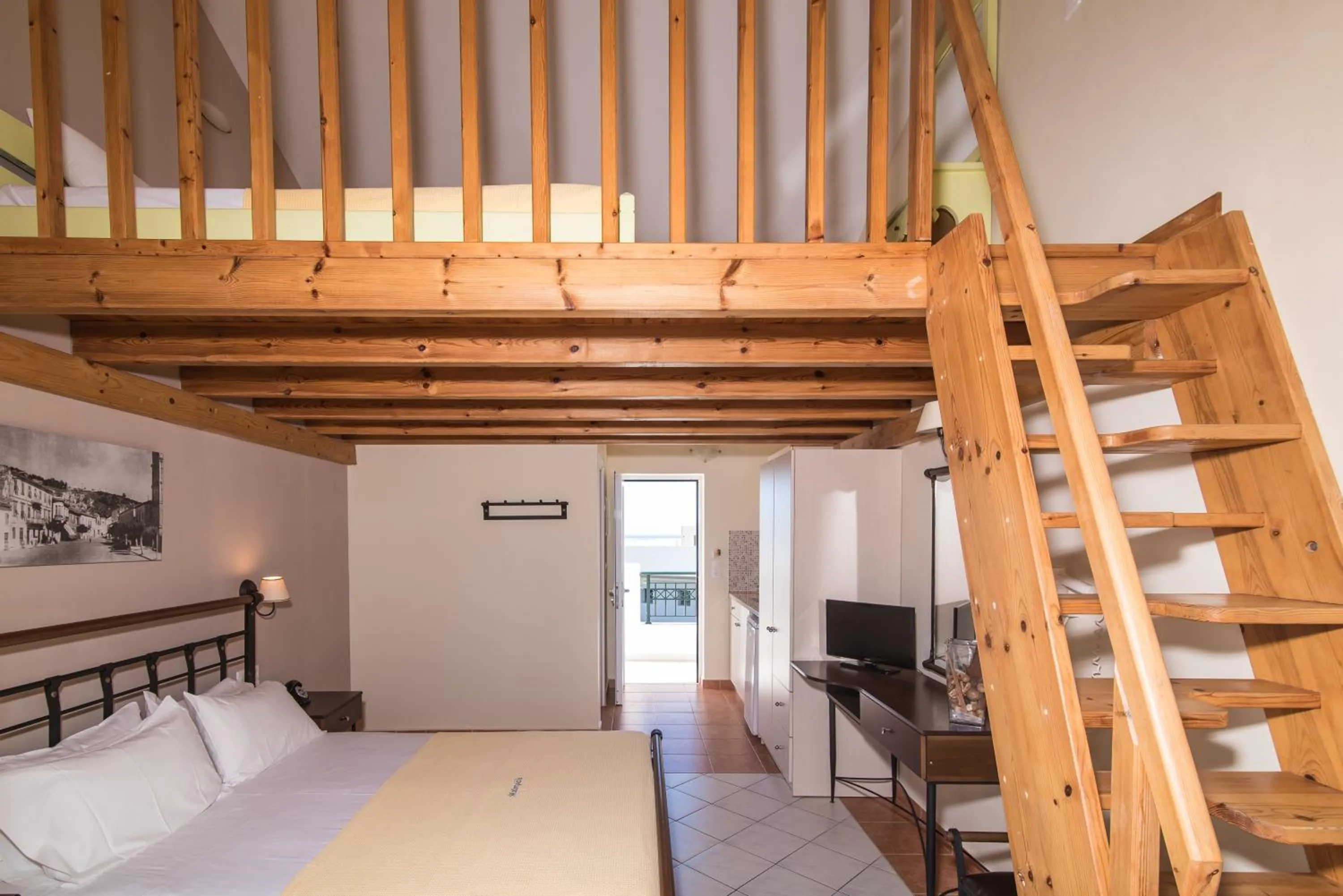 bunk bed, Bed in Maistrali Hotel Zante