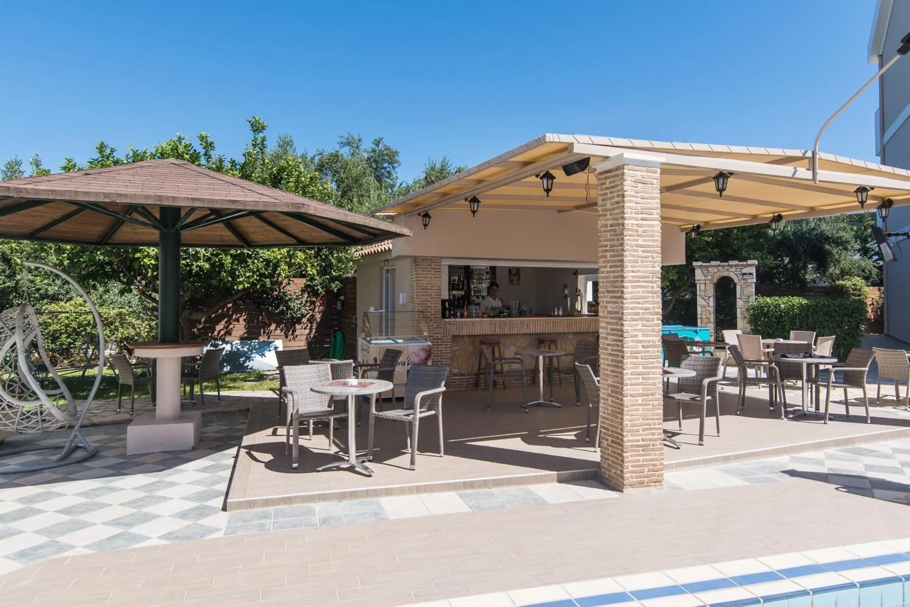 Restaurant/places to eat in Maistrali Hotel Zante