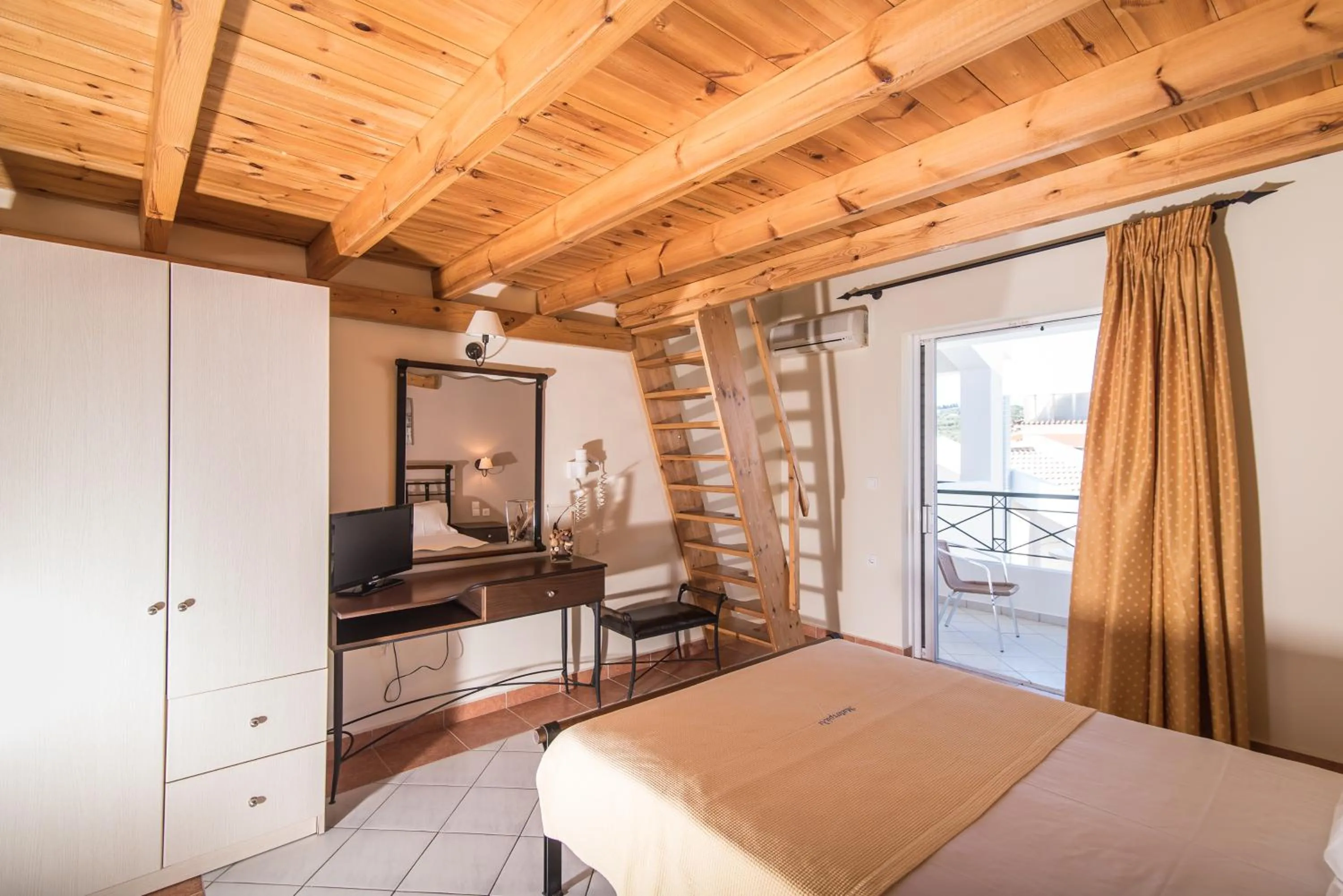 Photo of the whole room, Bed in Maistrali Hotel Zante