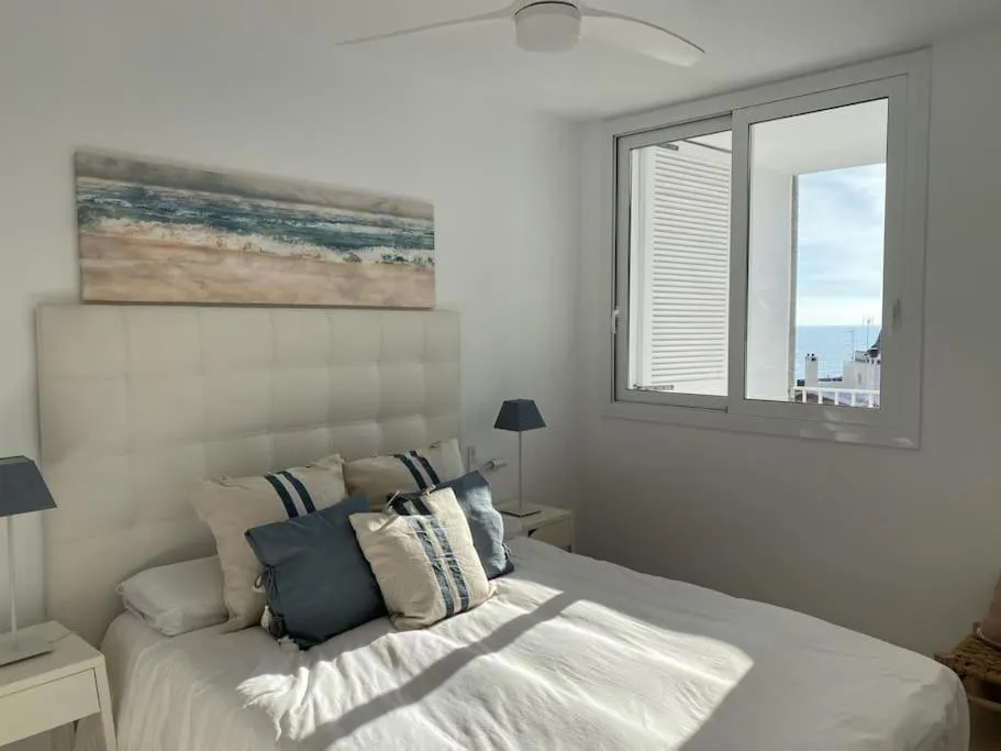 Bedroom, Bed in Montaber Apartments - Sant Pol de Mar