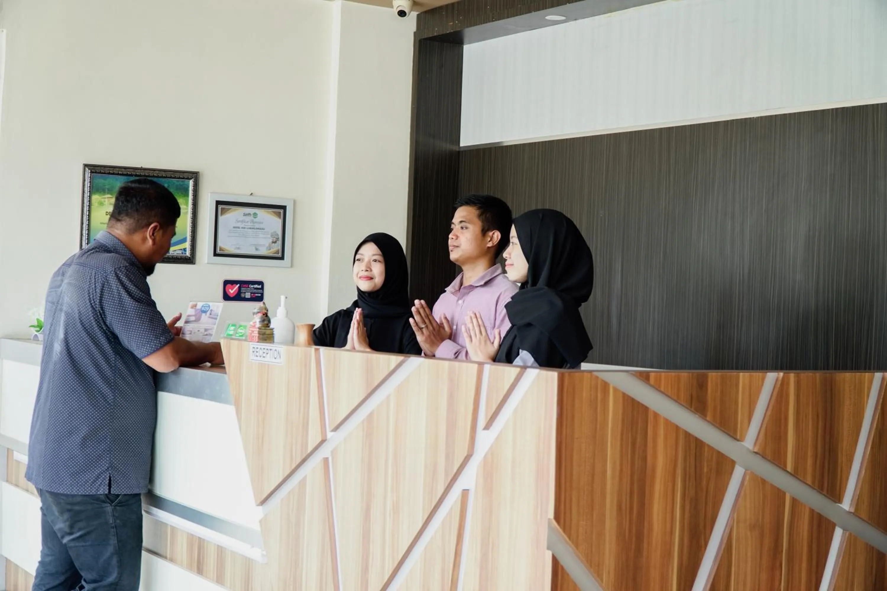 Lobby or reception in Hotel 929 Lubuklinggau