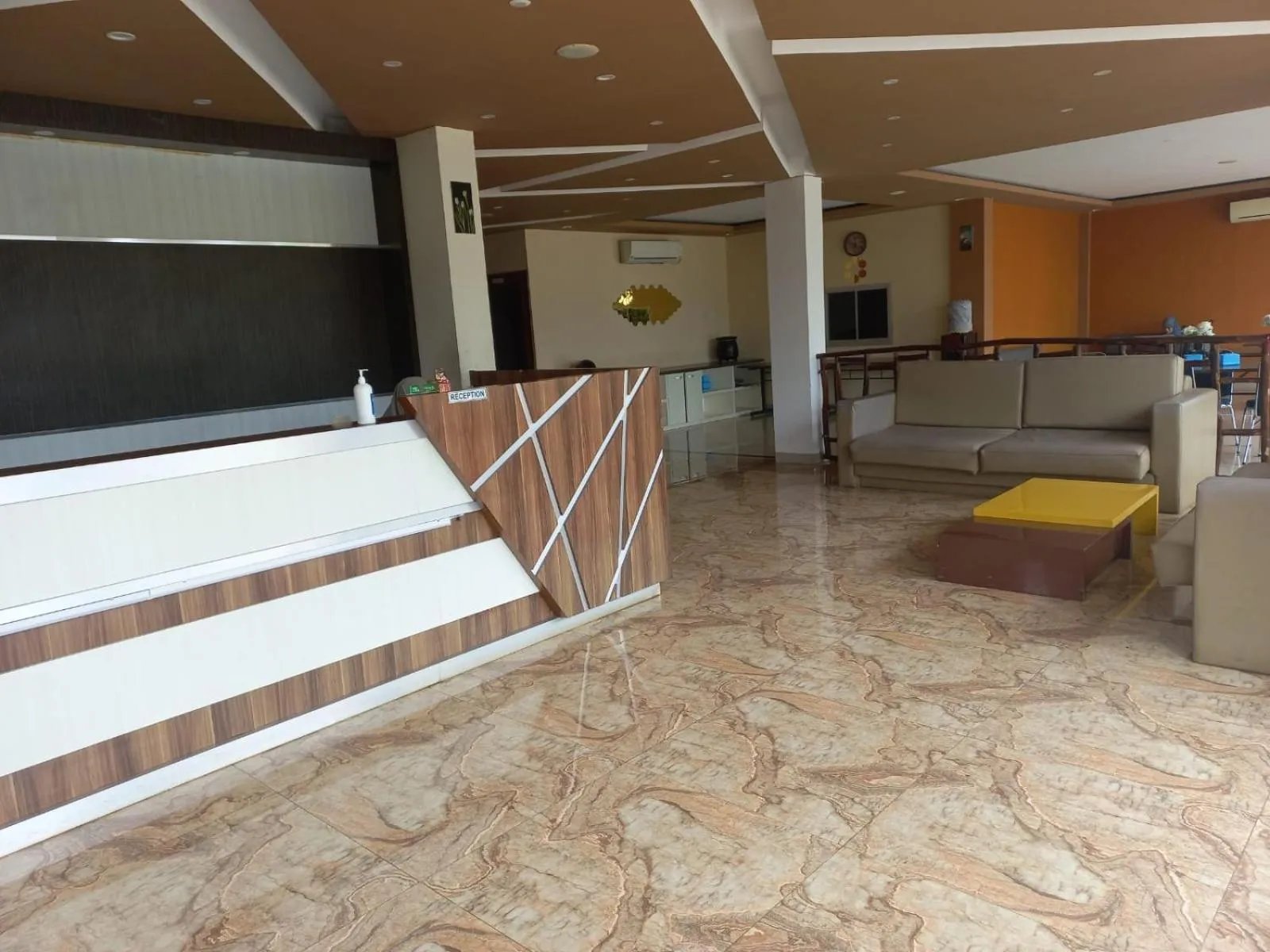 Living room in Hotel 929 Lubuklinggau