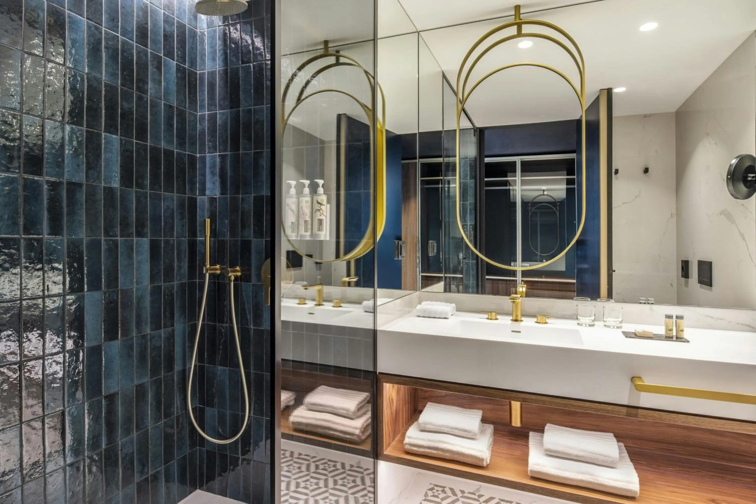 Bathroom in Renaissance Porto Lapa Hotel