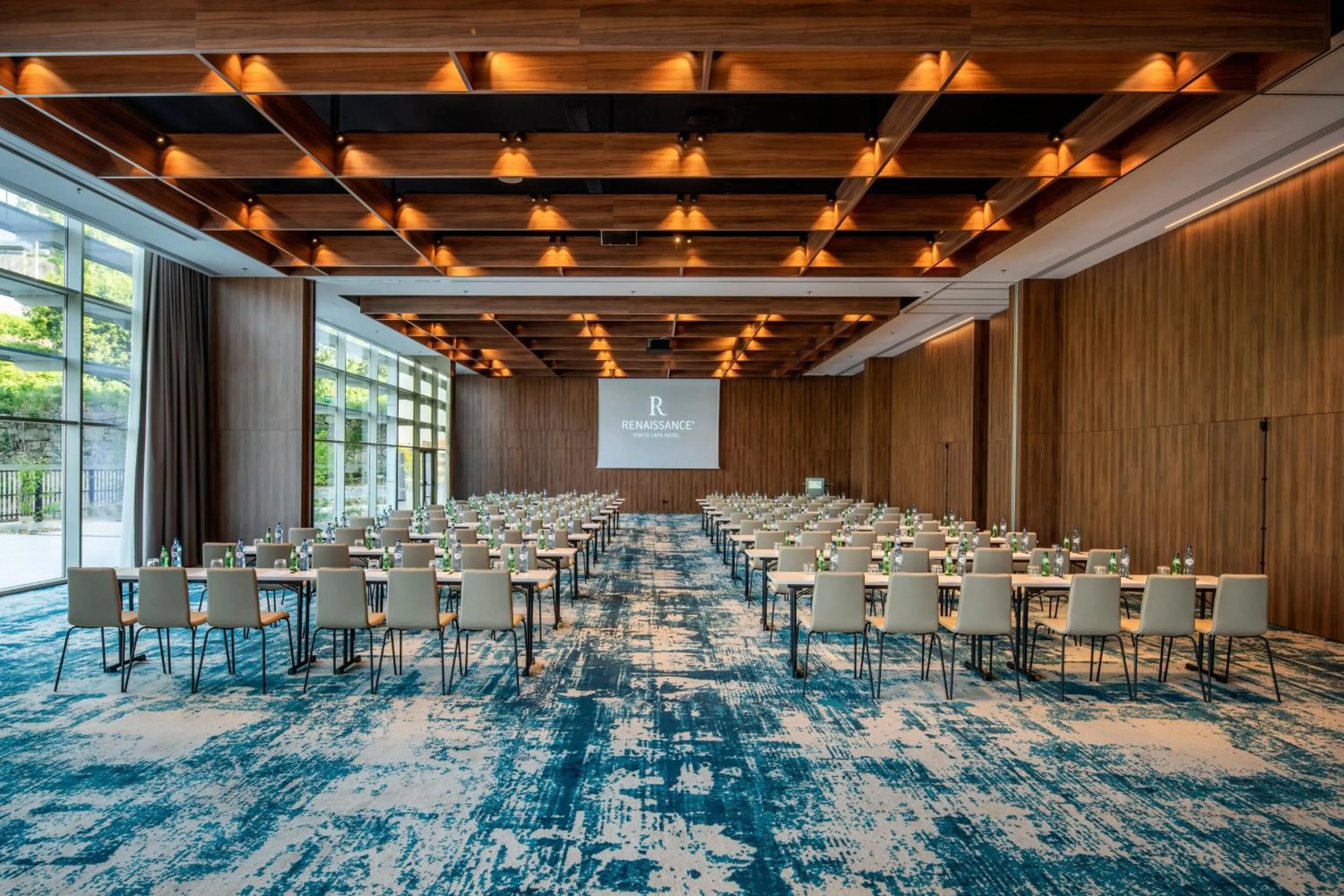 Meeting/conference room in Renaissance Porto Lapa Hotel