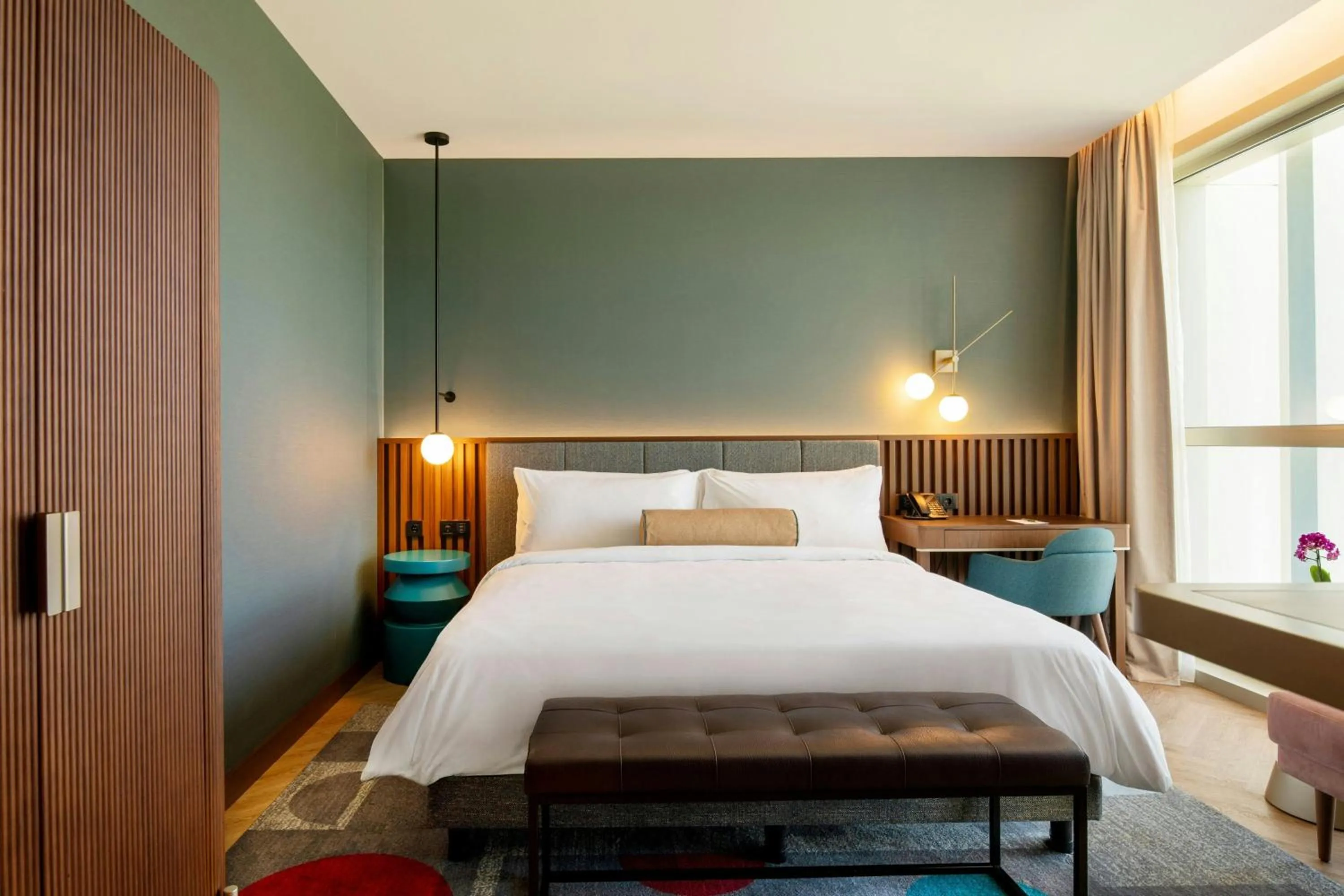 Photo of the whole room, Bed in Renaissance Porto Lapa Hotel