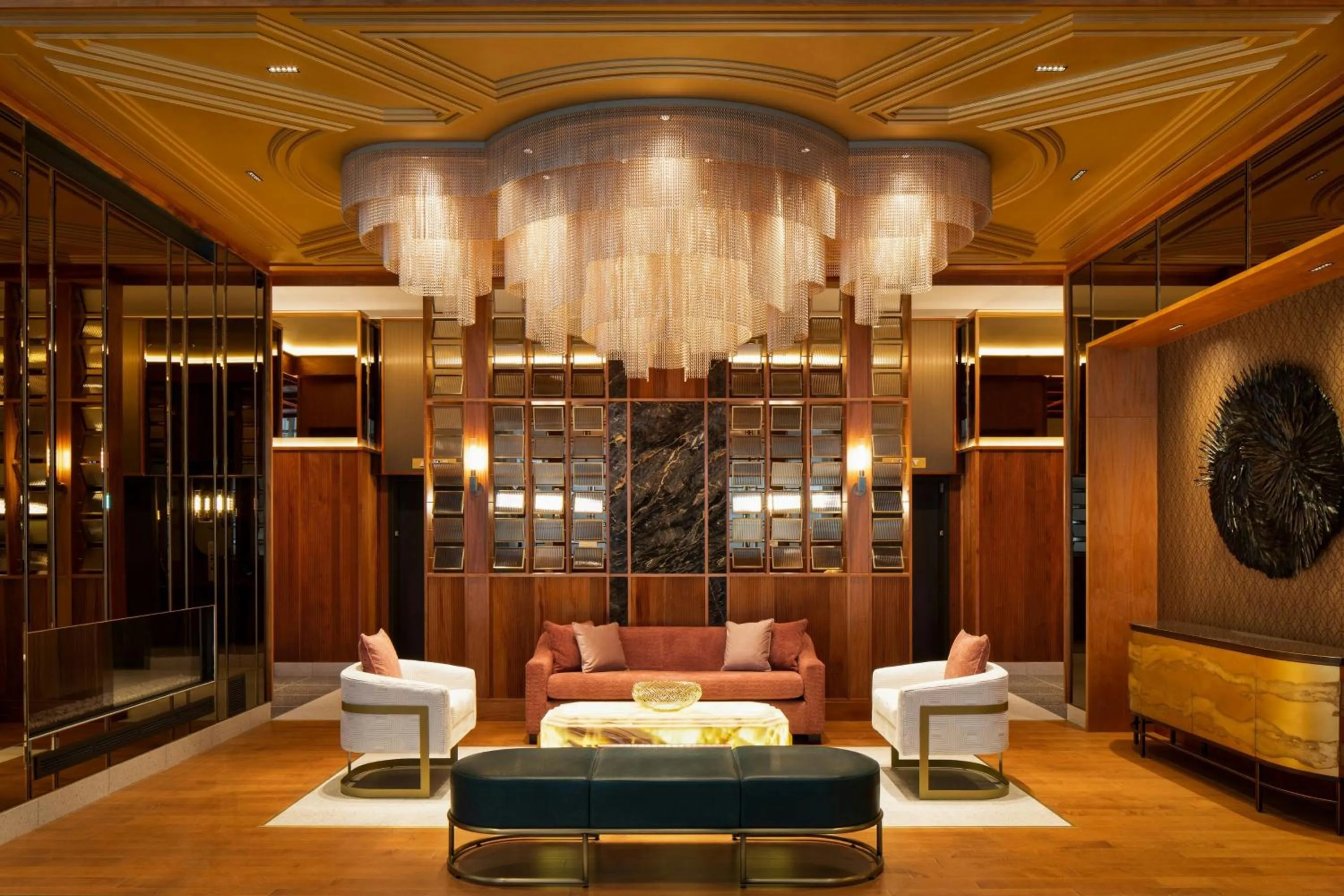 Lobby or reception in HONEYROSE Hotel, Montreal, a Tribute Portfolio Hotel