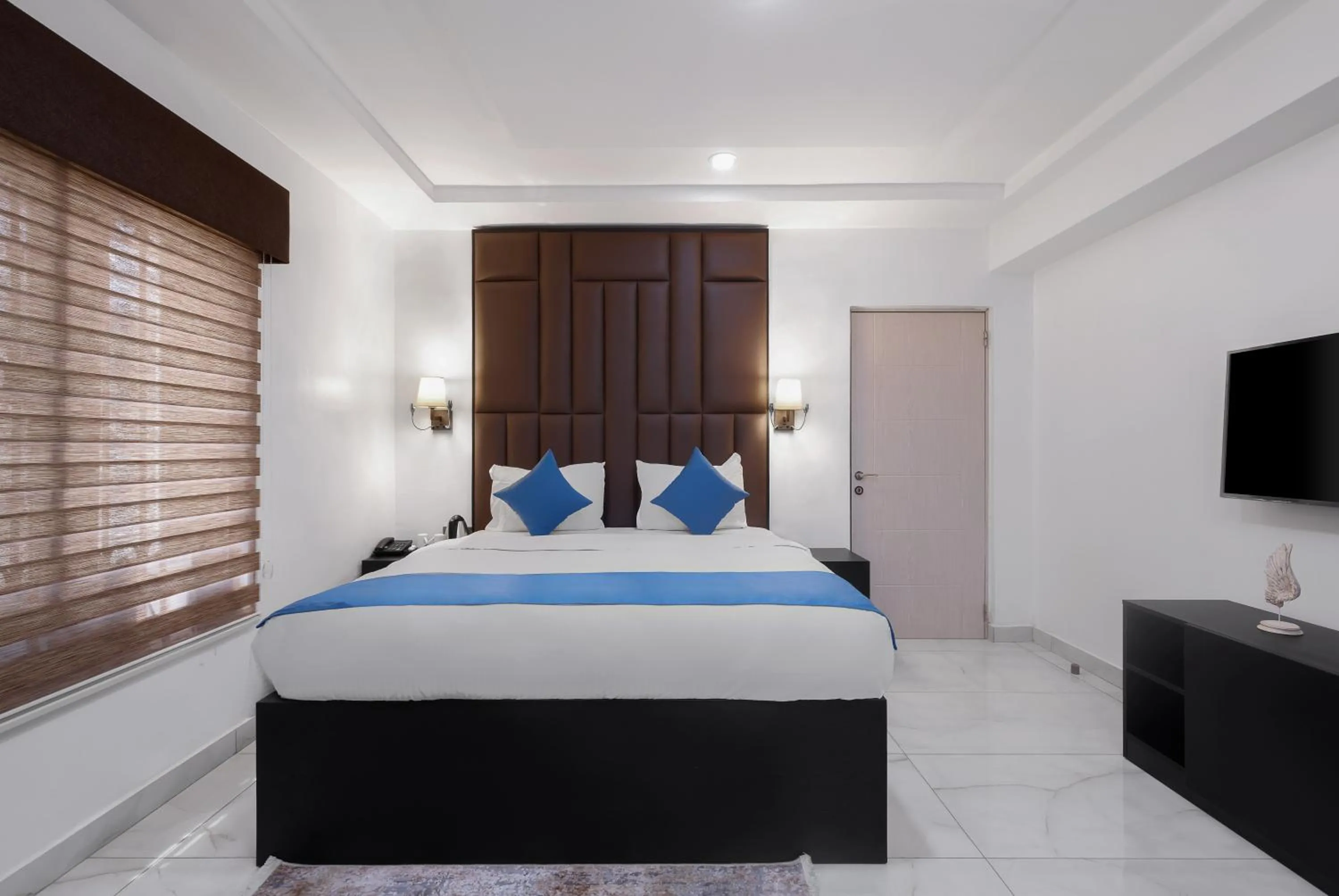 Bed in BKT Cribs - Apartments & Suites