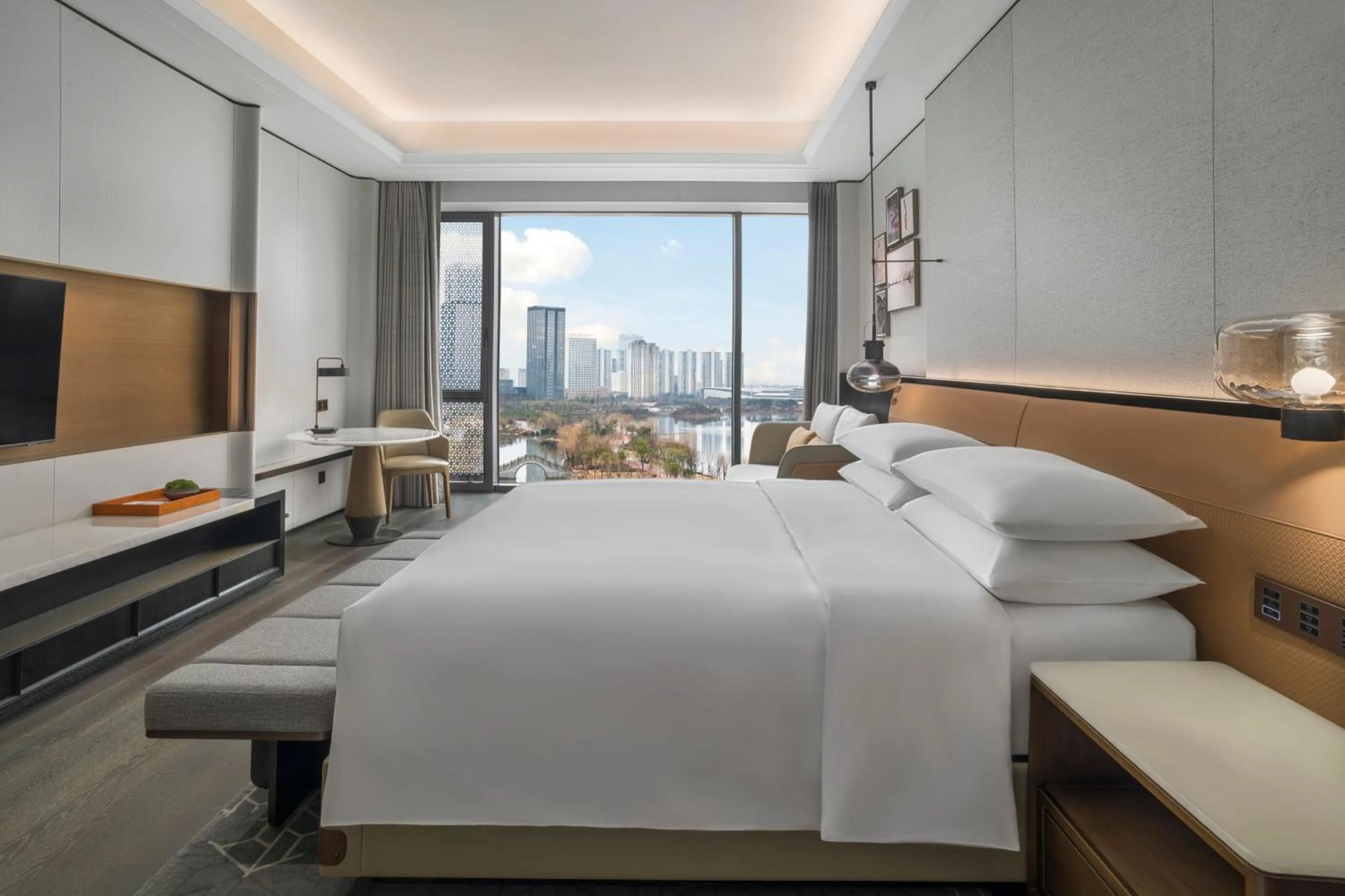 Photo of the whole room, Bed in Sheraton Ninghai