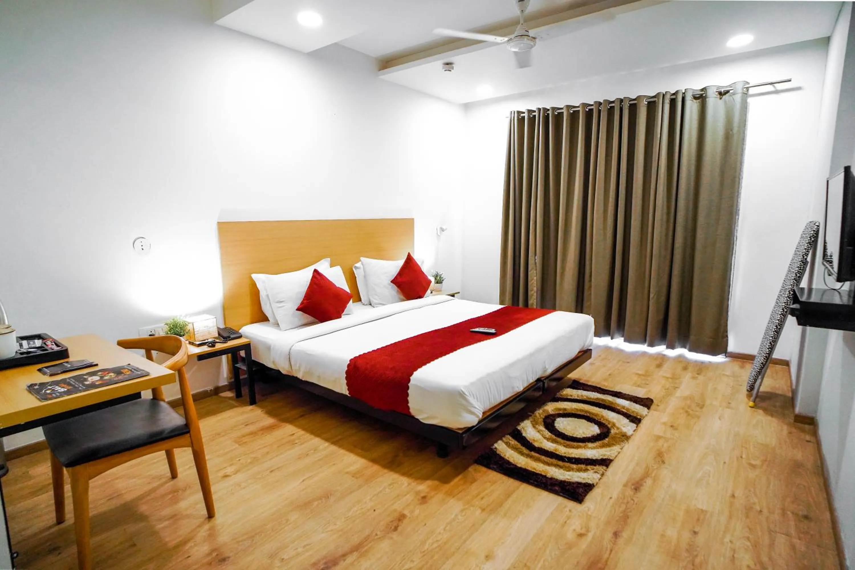 Bed in Saltstayz Express - Medicity Near Medanta Hospital