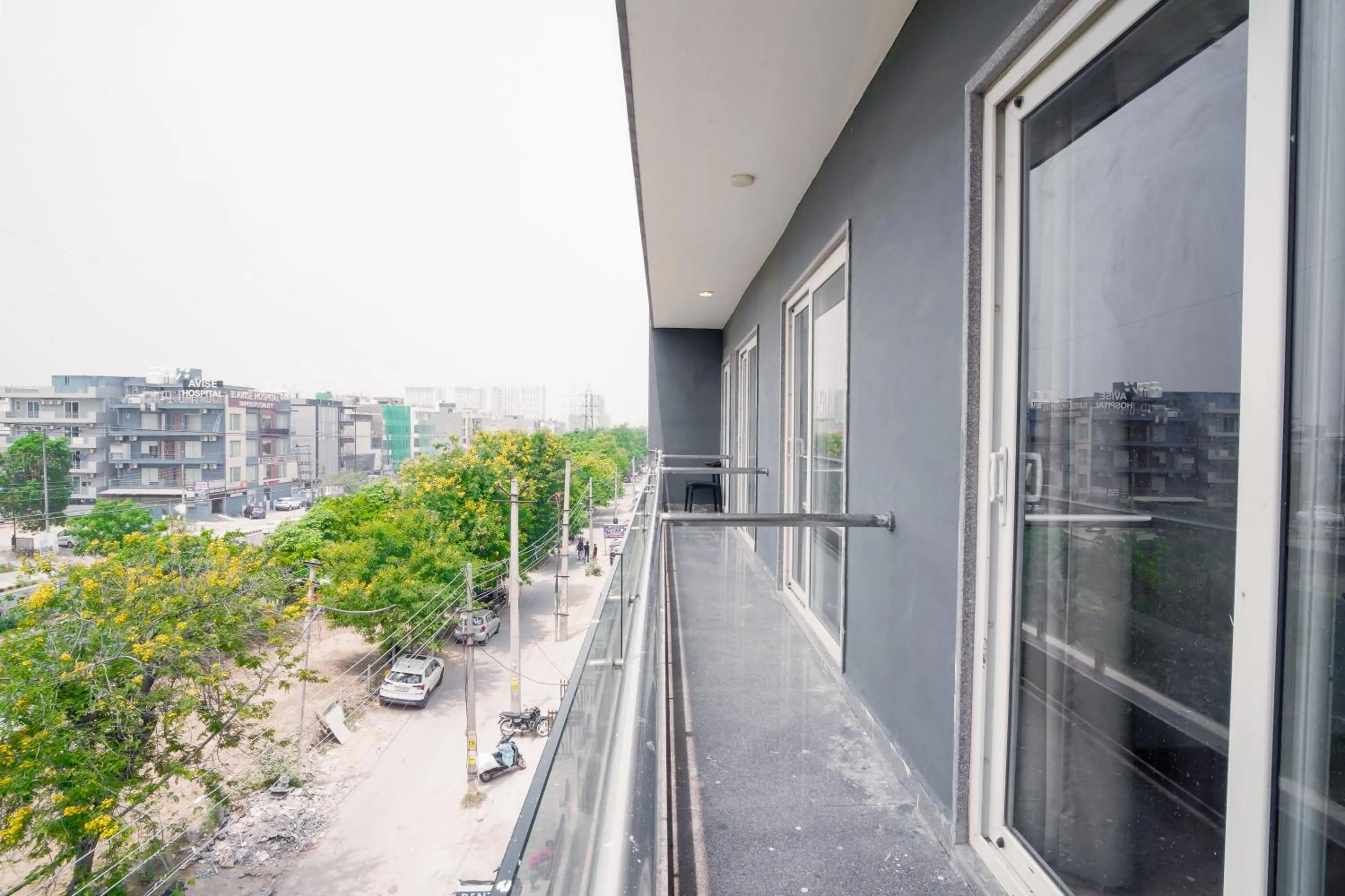 Property building in Saltstayz Express - Medicity Near Medanta Hospital