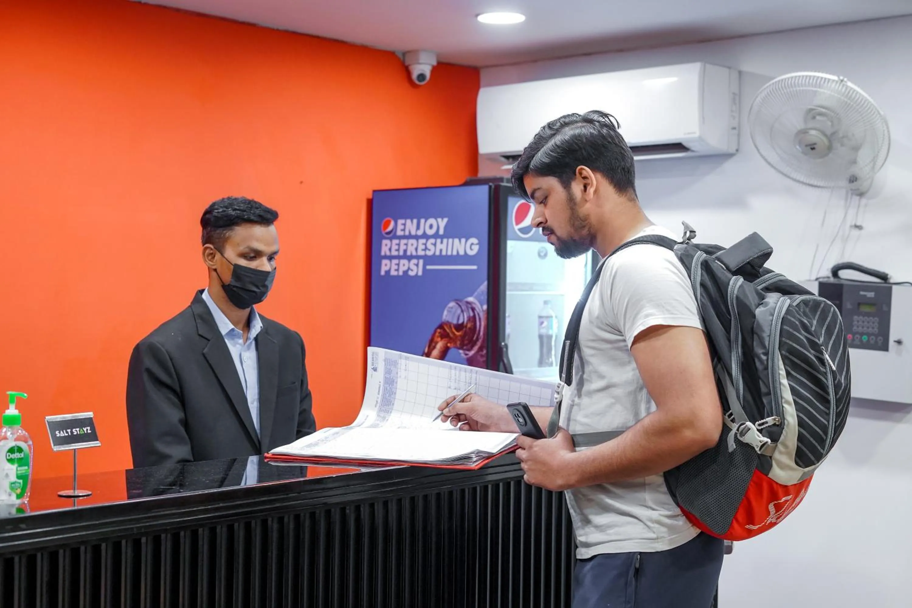 People in Saltstayz Express - Medicity Near Medanta Hospital