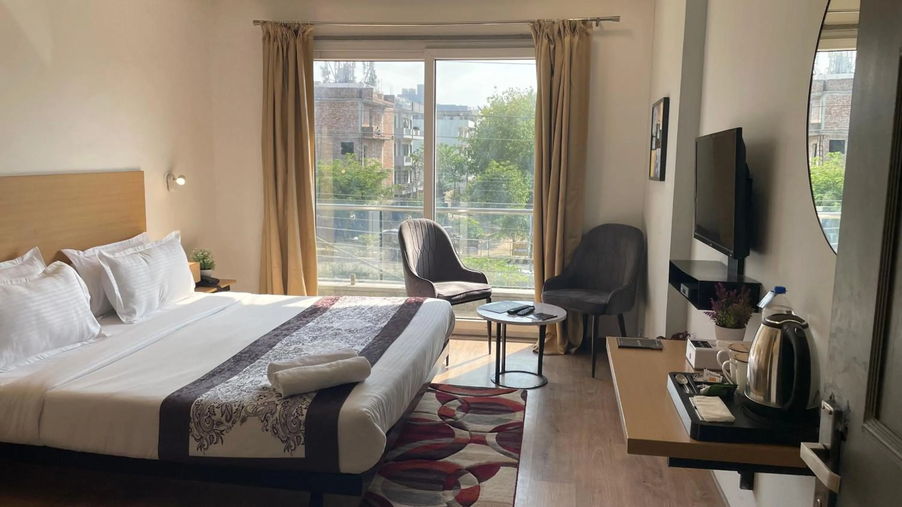 Bed in Saltstayz Express - Medicity Near Medanta Hospital