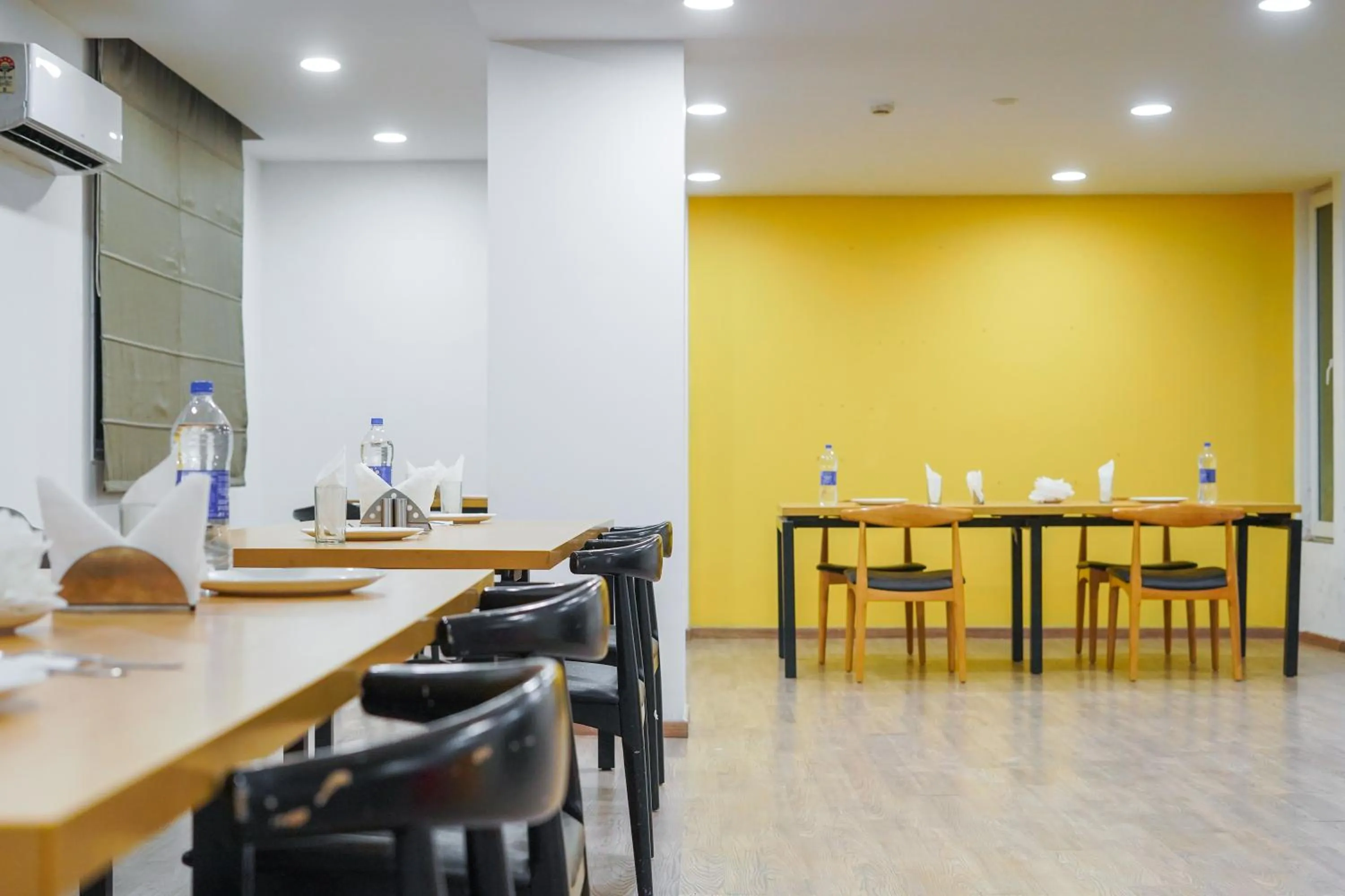 Restaurant/places to eat in Saltstayz Express - Medicity Near Medanta Hospital