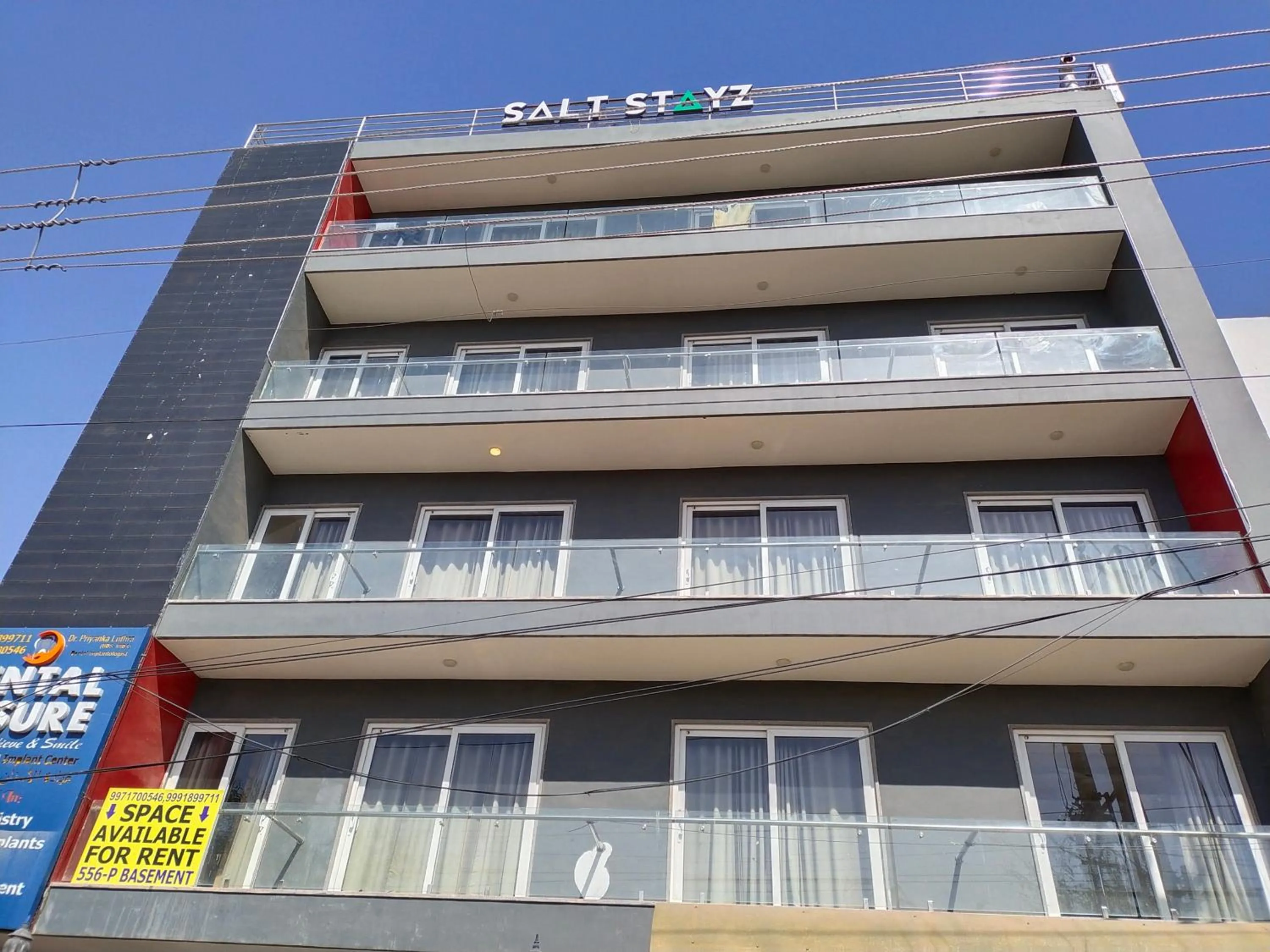 Property building in Saltstayz Express - Medicity Near Medanta Hospital