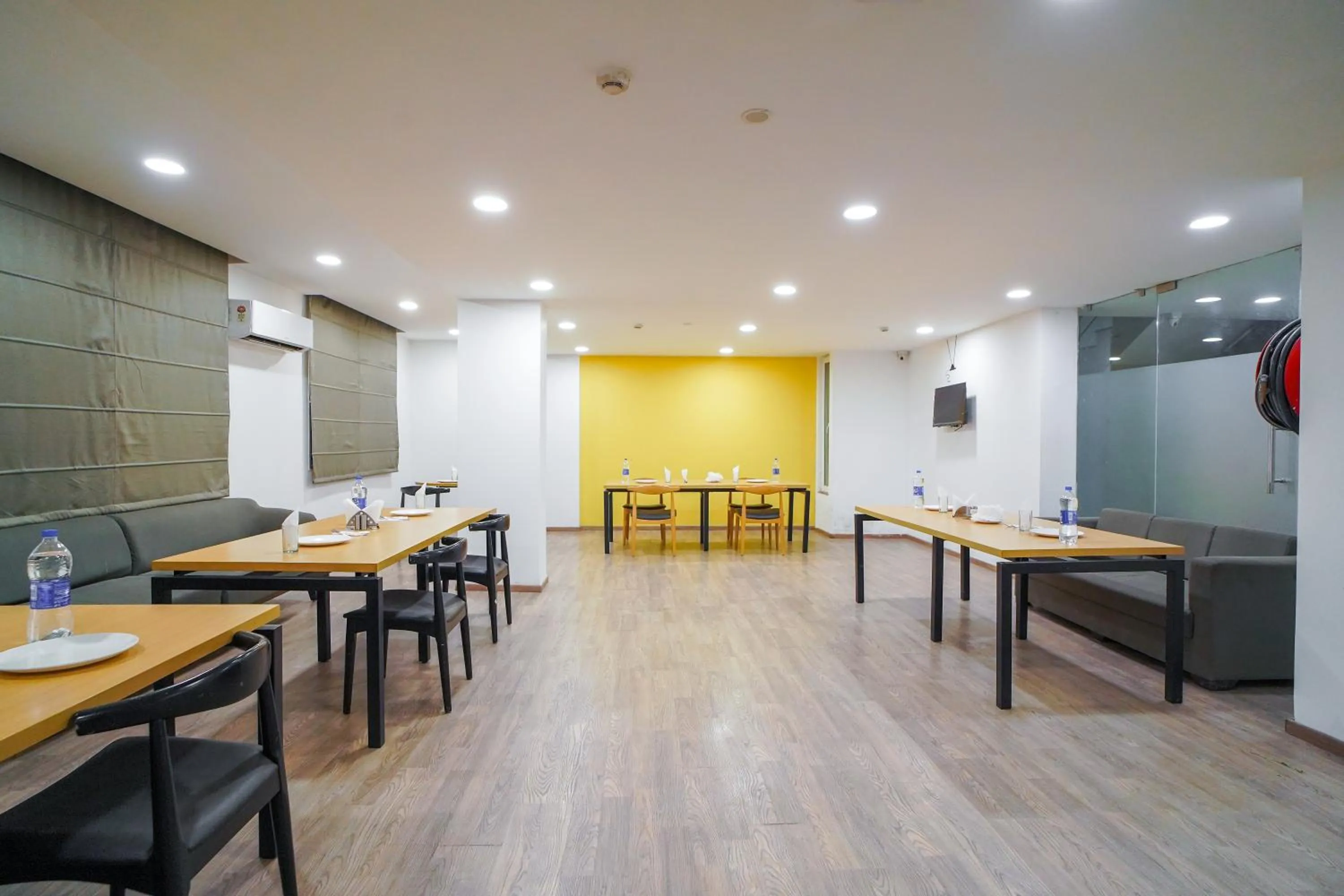 Restaurant/places to eat in Saltstayz Express - Medicity Near Medanta Hospital