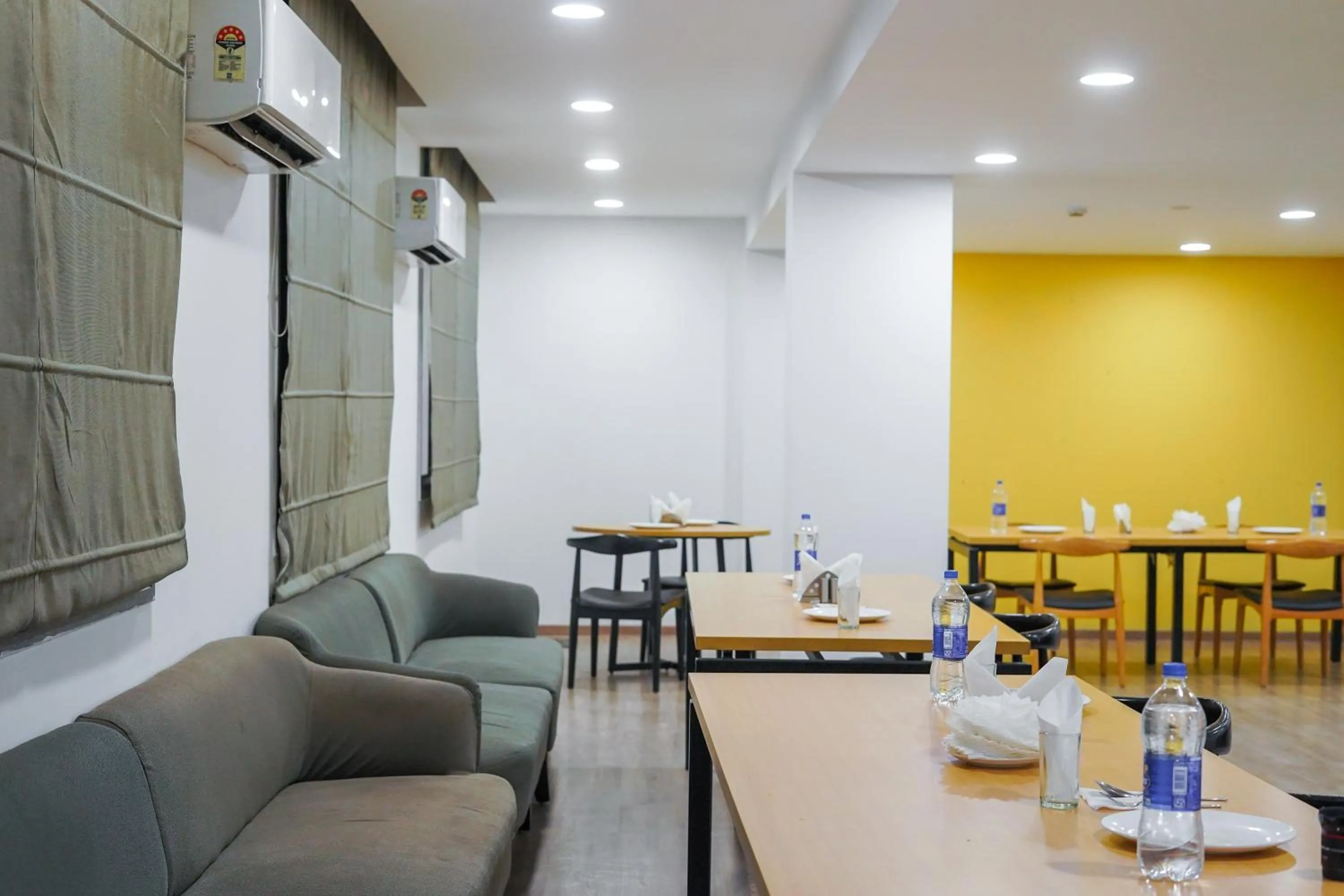 Restaurant/places to eat in Saltstayz Express - Medicity Near Medanta Hospital