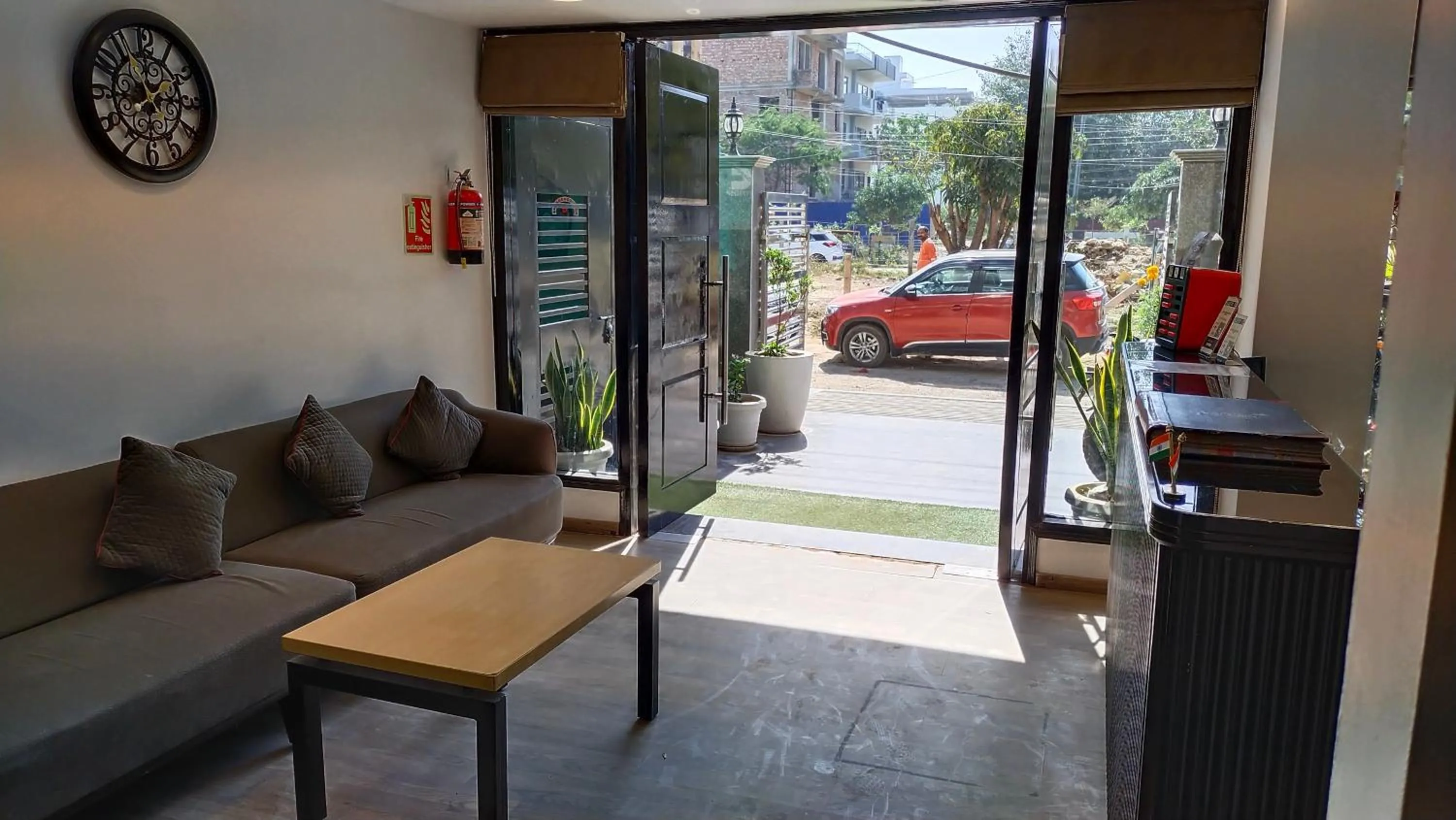 Seating area in Saltstayz Express - Medicity Near Medanta Hospital