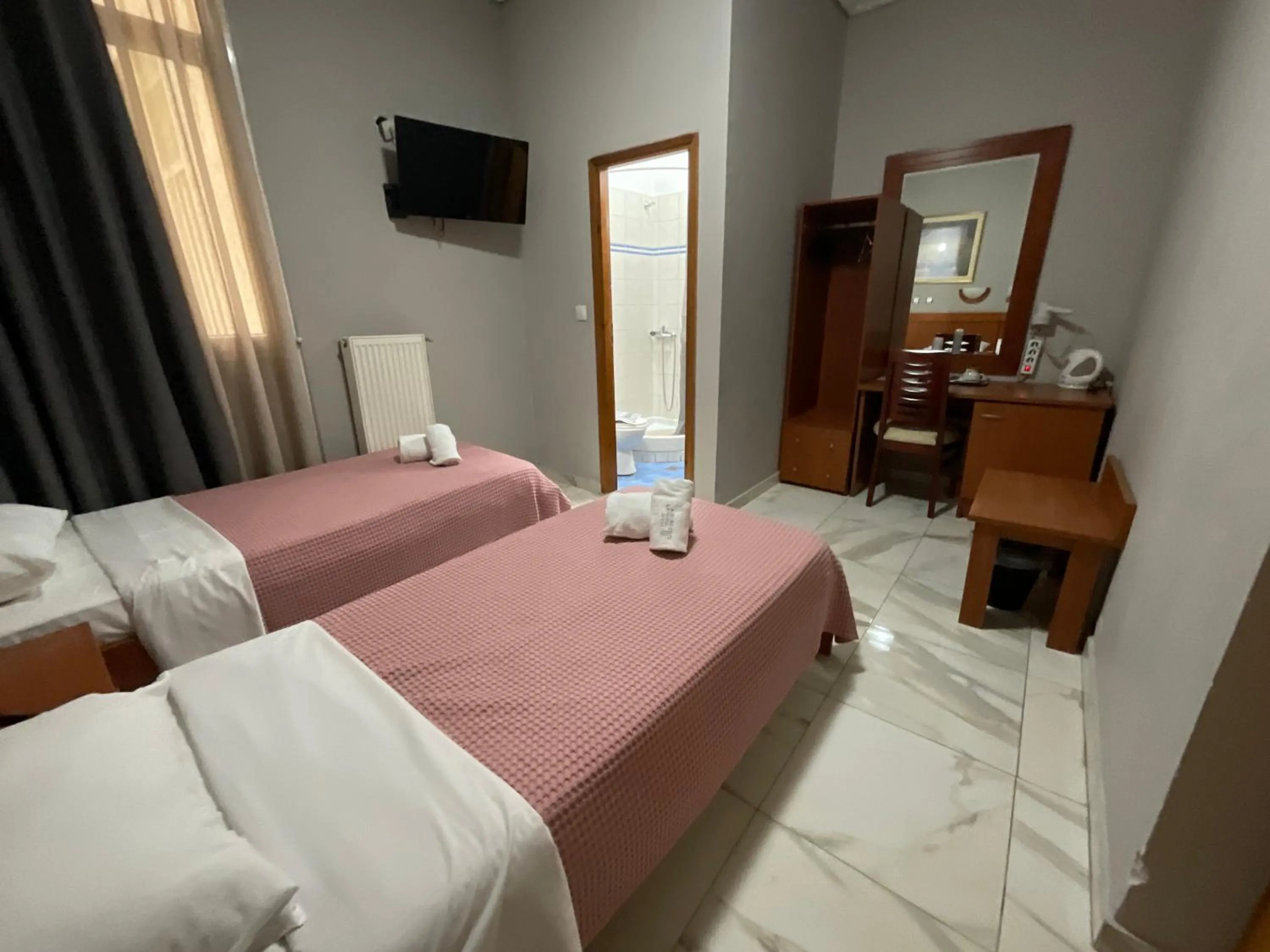 Photo of the whole room, Bed in Piraeus Acropole Hotel