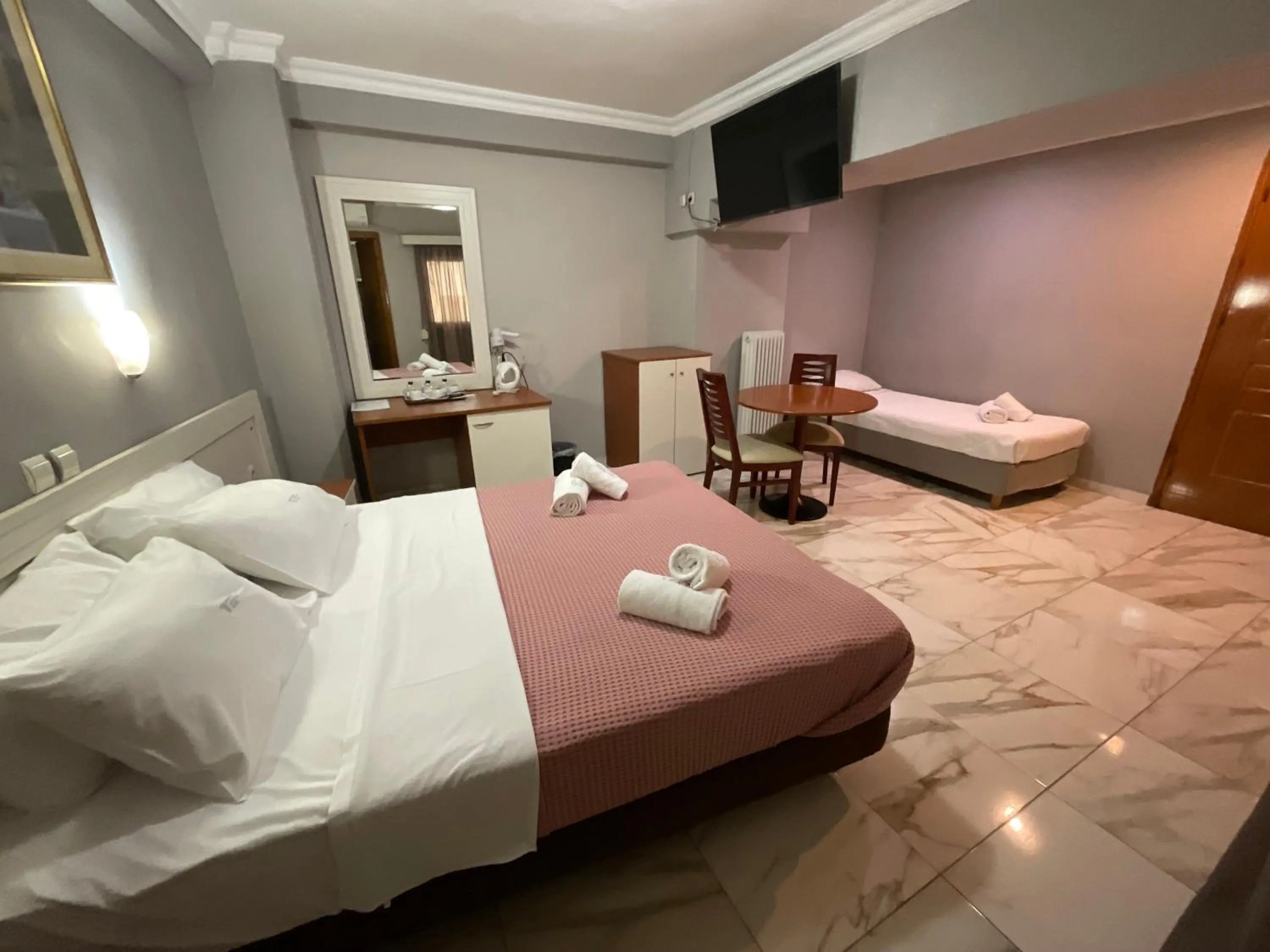 Photo of the whole room, Bed in Piraeus Acropole Hotel