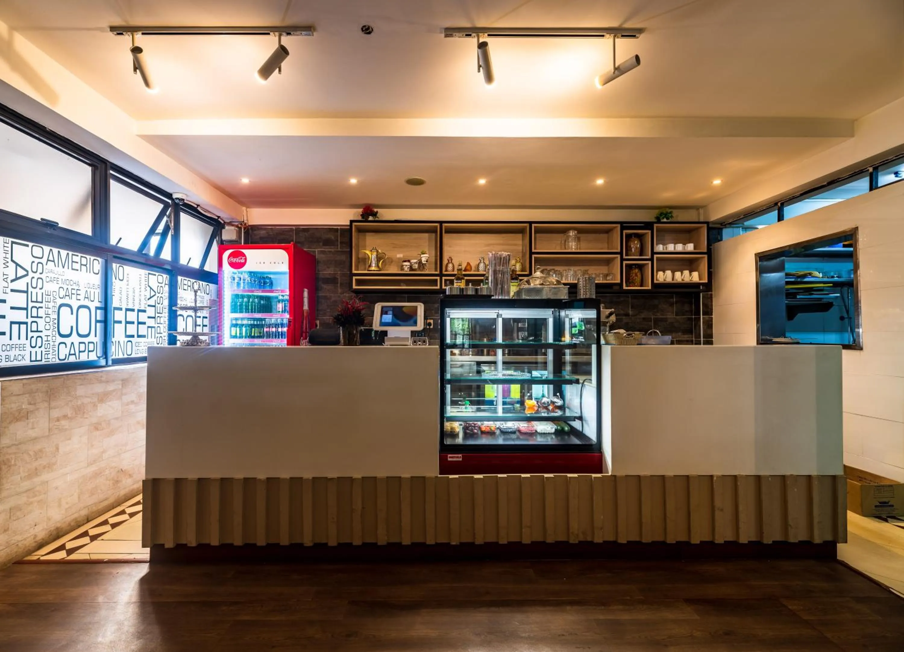 Restaurant/places to eat in Samra Hotel