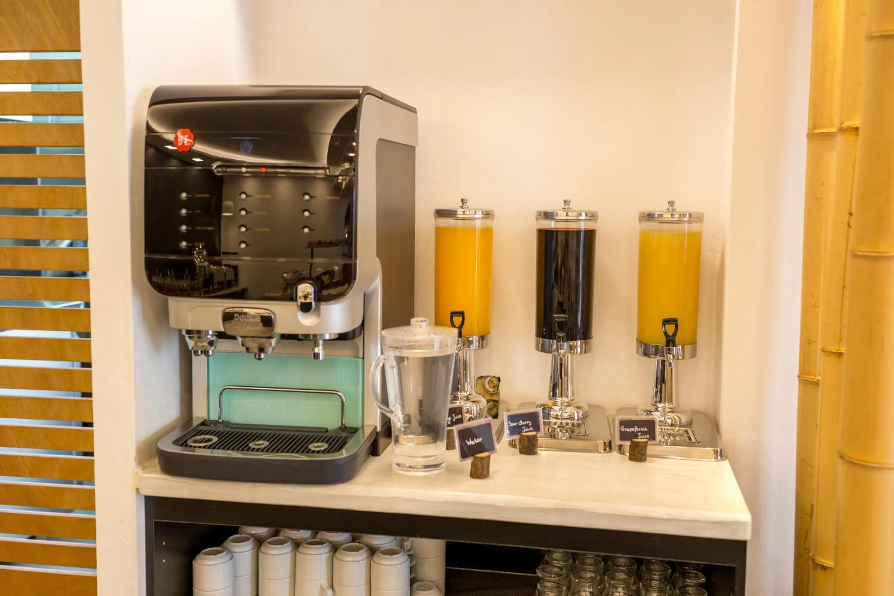 Coffee/tea facilities in Margarita Hotel