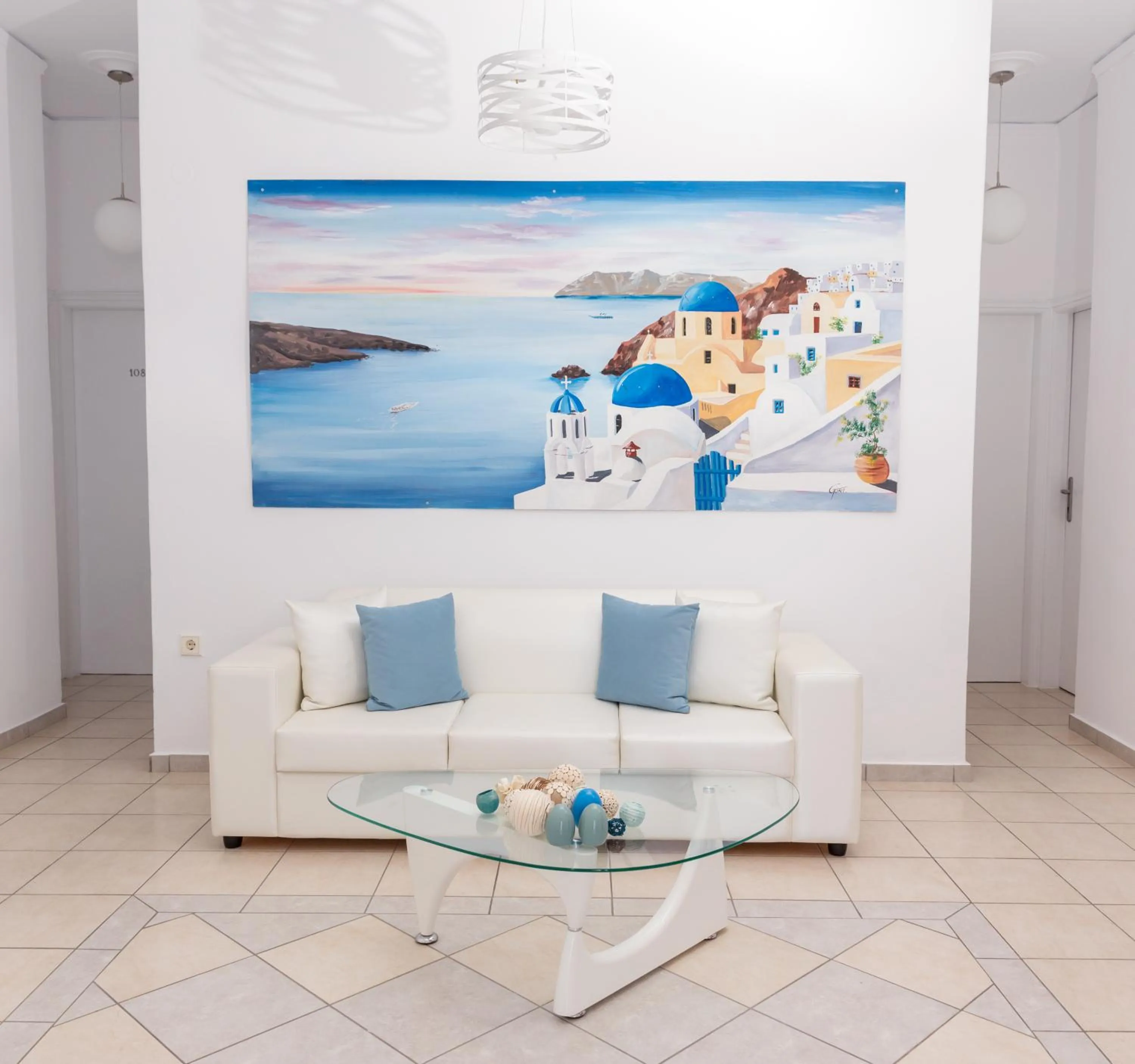 Communal lounge/ TV room in Margarita Hotel