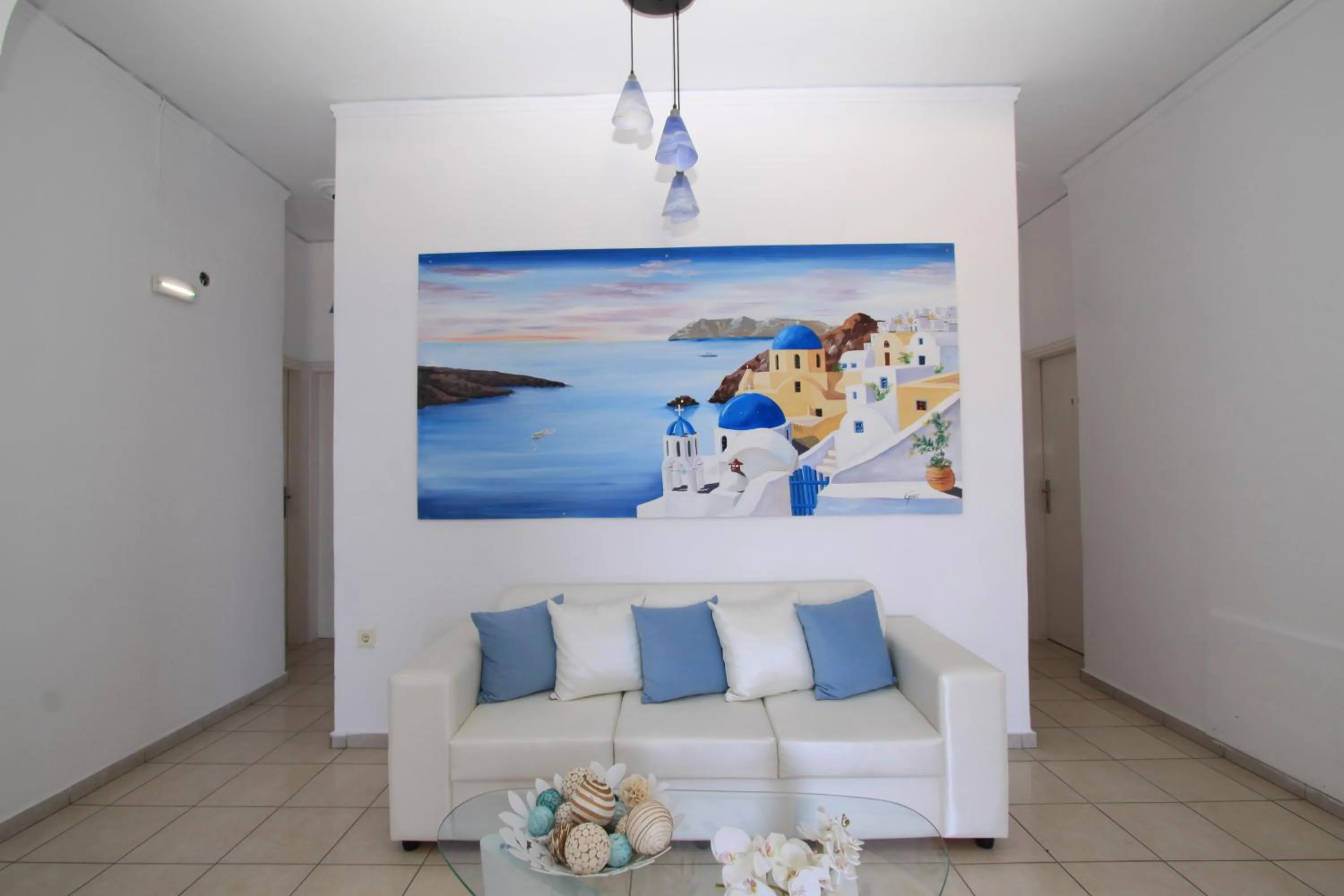 Communal lounge/ TV room in Margarita Hotel