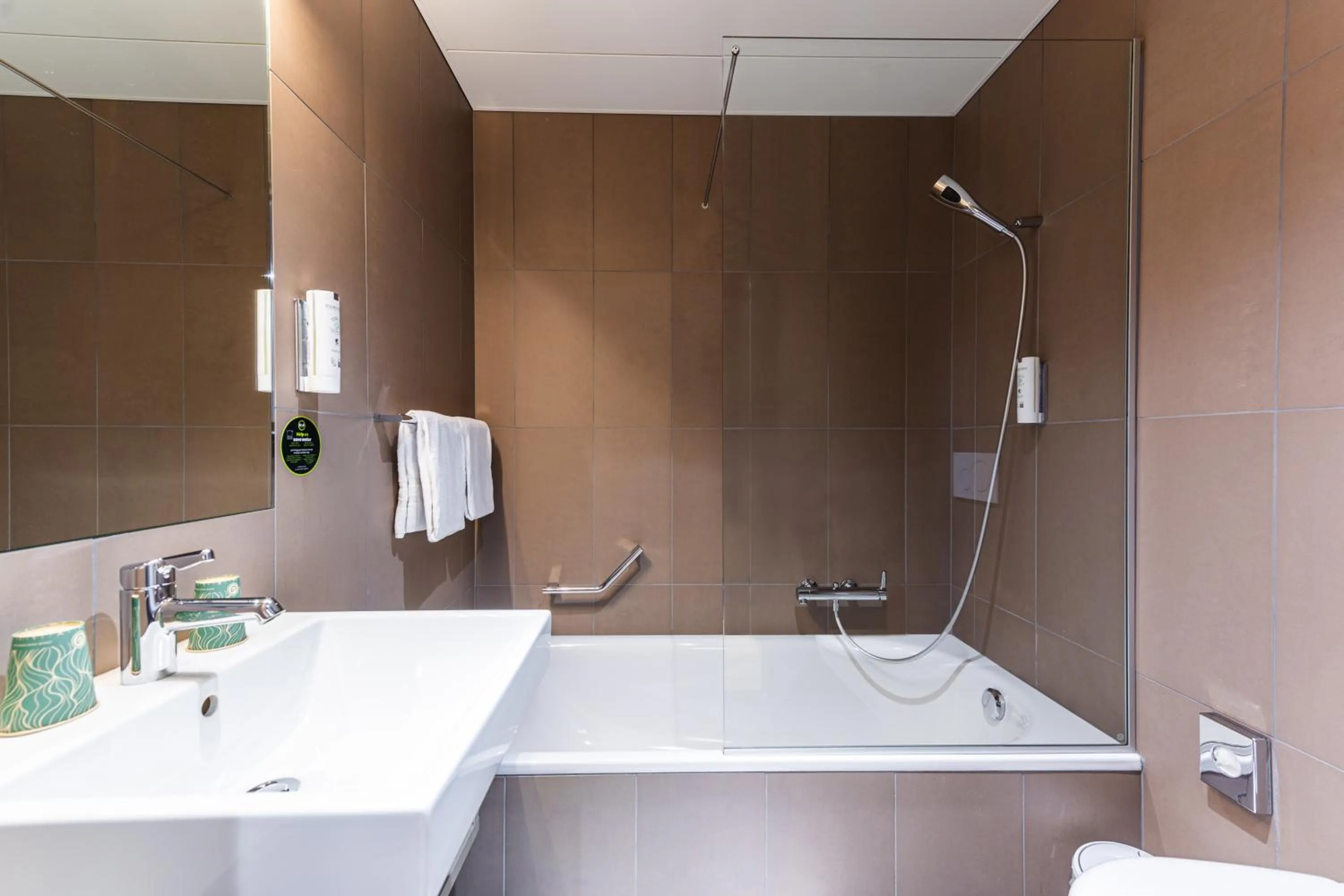 Bathroom in B&B HOTEL Lausanne Crissier